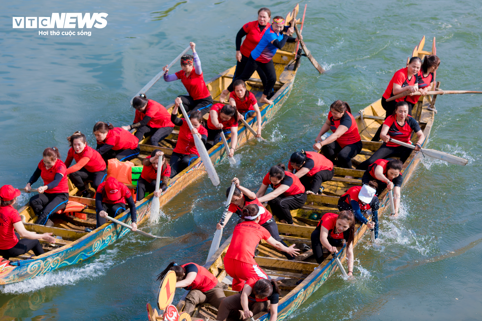 Hà Tĩnh: Nín thở xem các bóng hồng đua thuyền trên sông Ngàn Phố - 13