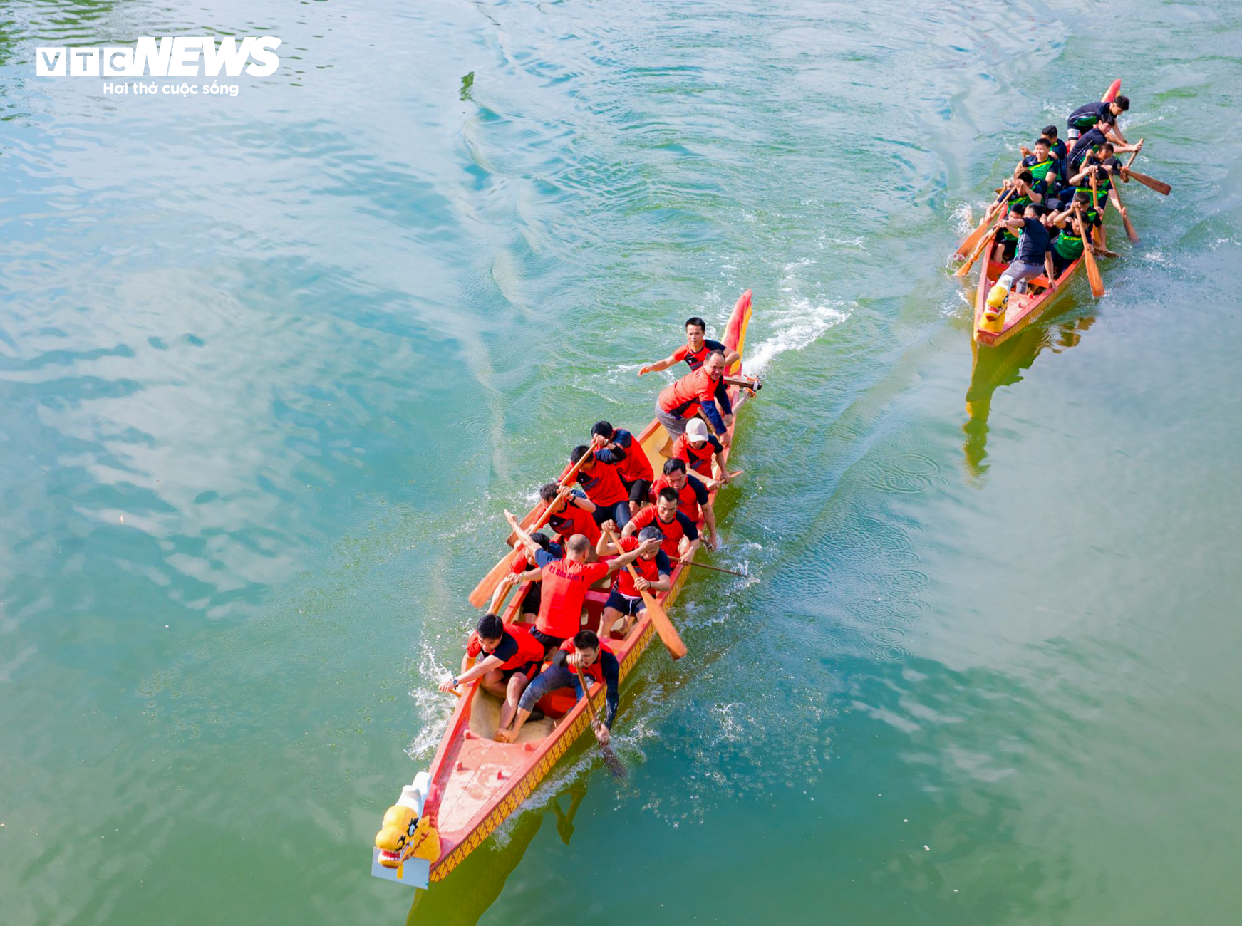 Hà Tĩnh: Nín thở xem các bóng hồng đua thuyền trên sông Ngàn Phố - 2