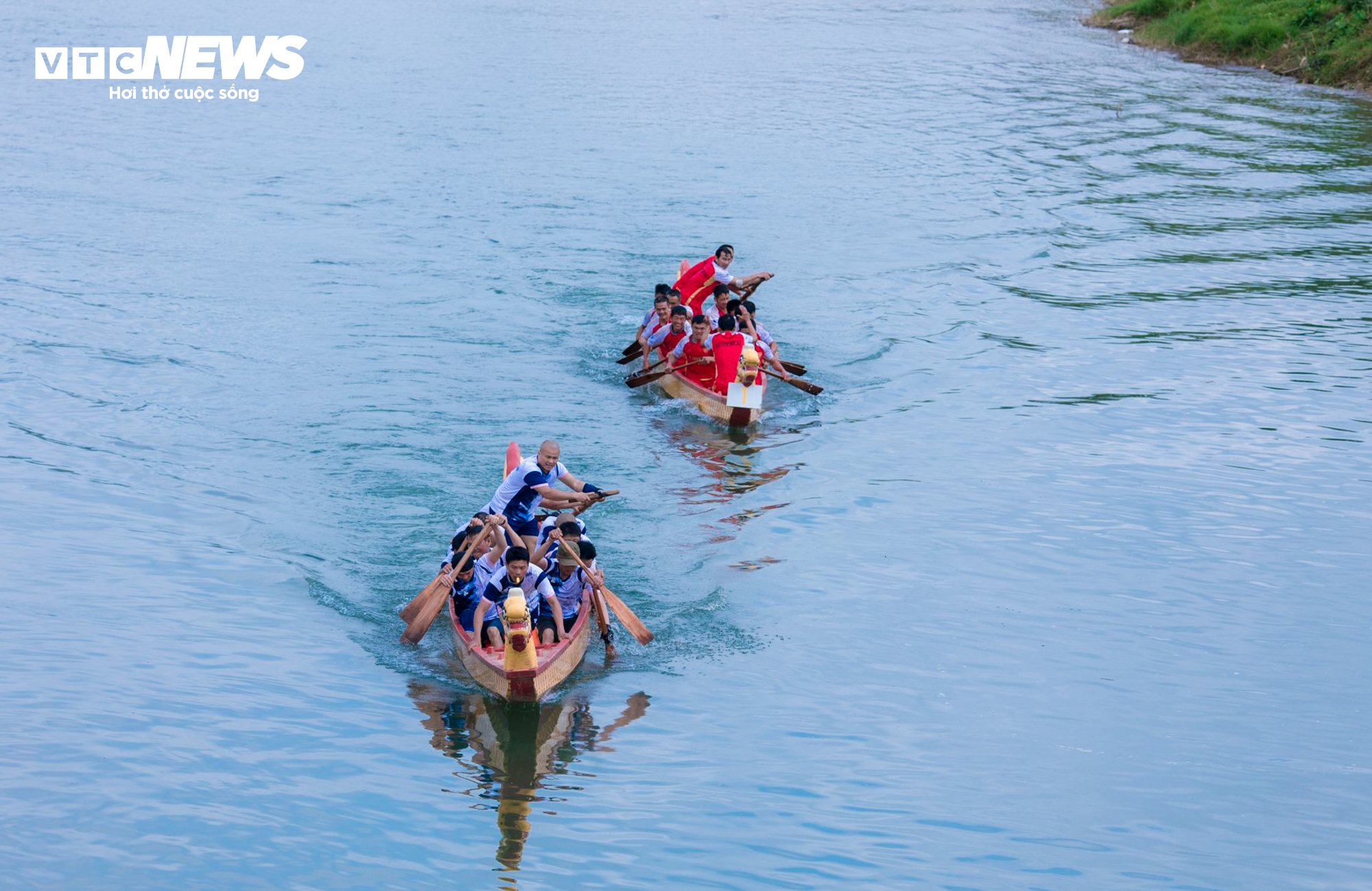 Hà Tĩnh: Nín thở xem các bóng hồng đua thuyền trên sông Ngàn Phố - 14