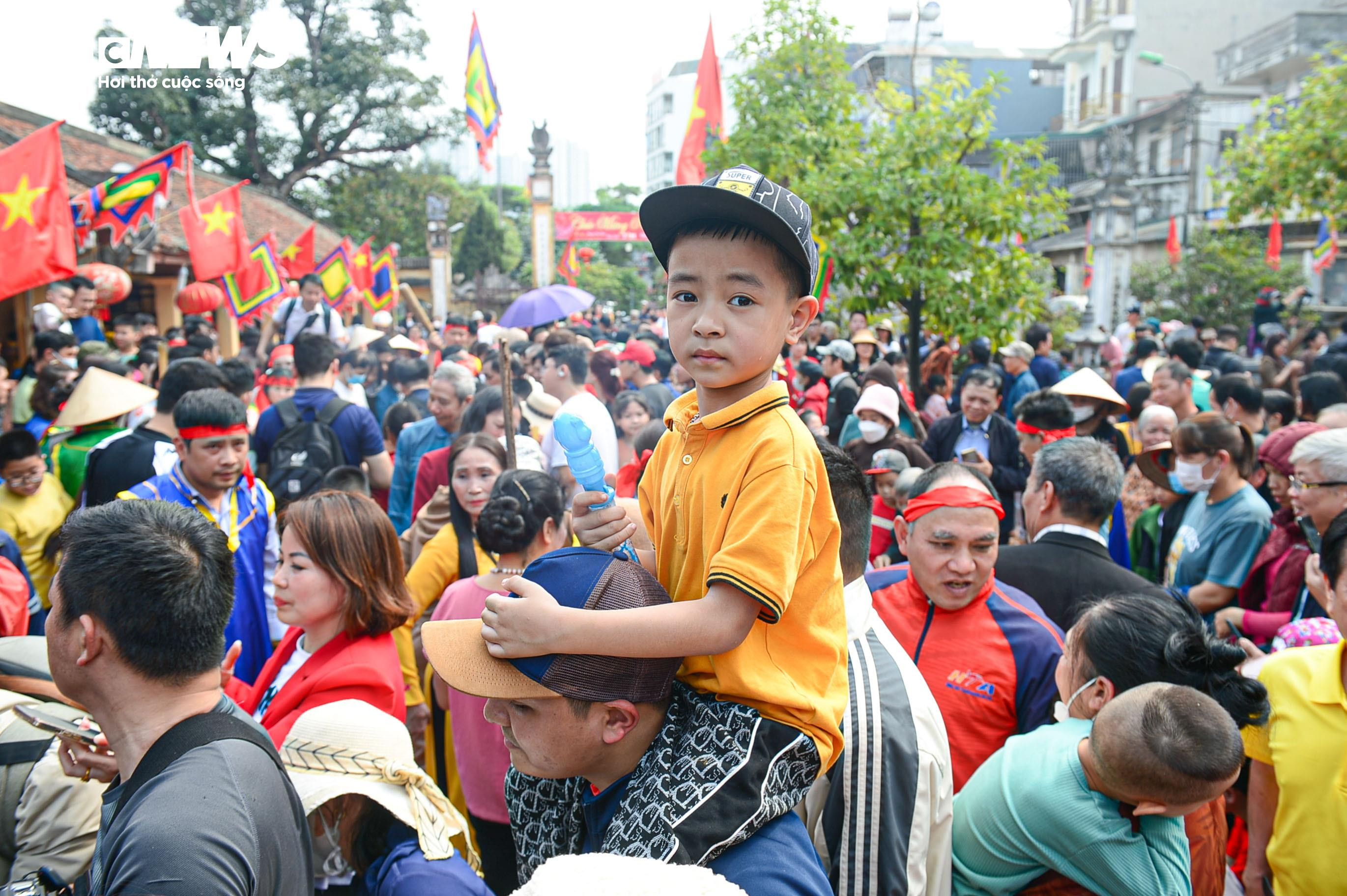 Dân nổi lửa thi nấu cơm, khắp sân đình Thị Cấm, Hà Nội thơm mùi khói - 22