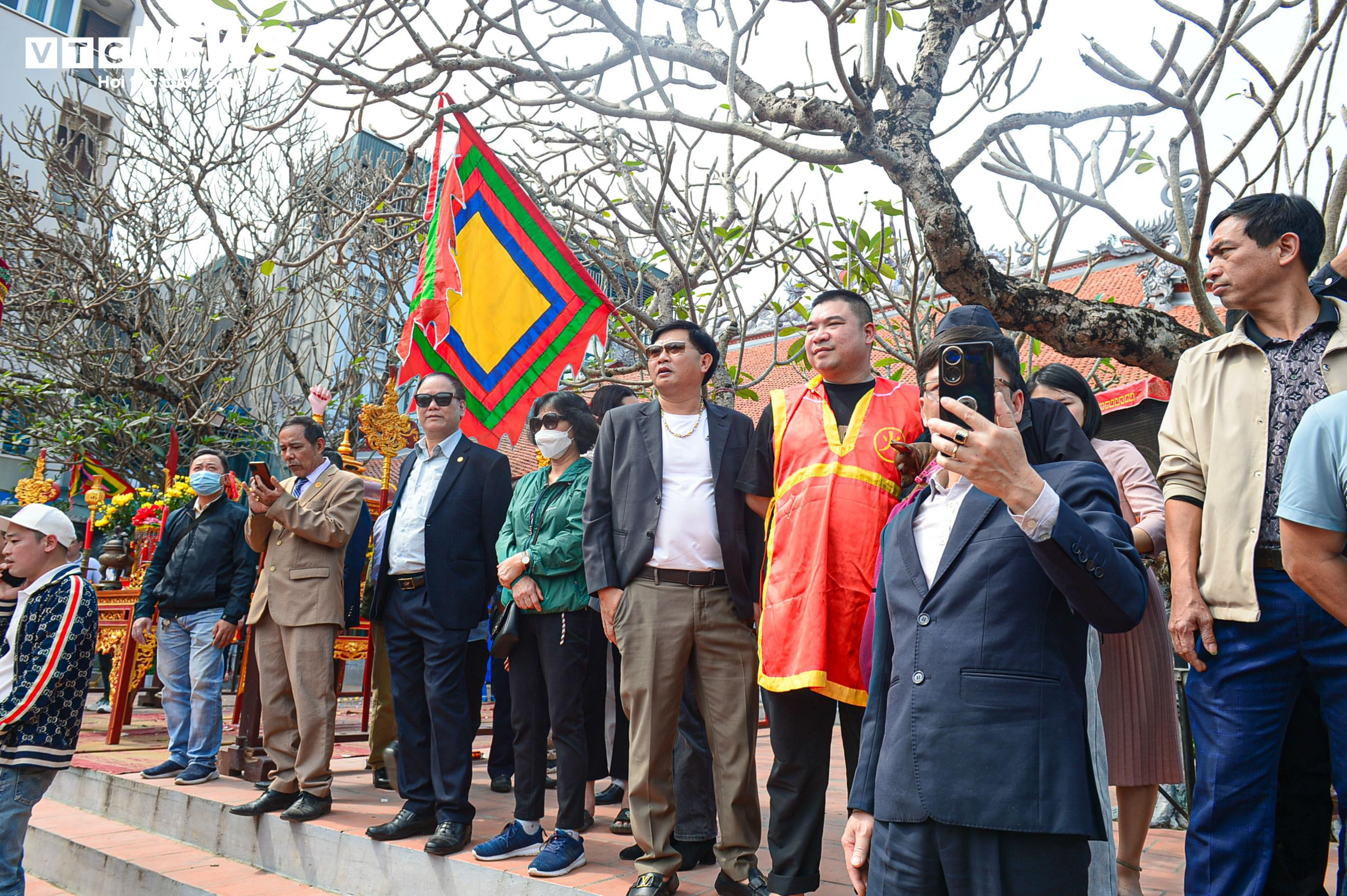 Dân nổi lửa thi nấu cơm, khắp sân đình Thị Cấm, Hà Nội thơm mùi khói - 23