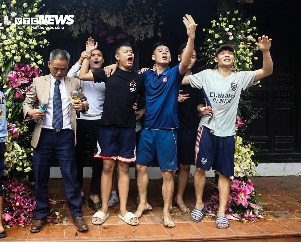 Thanh niên tranh nhau cướp cầu ở lễ hội 4 năm tổ chức một lần - 16