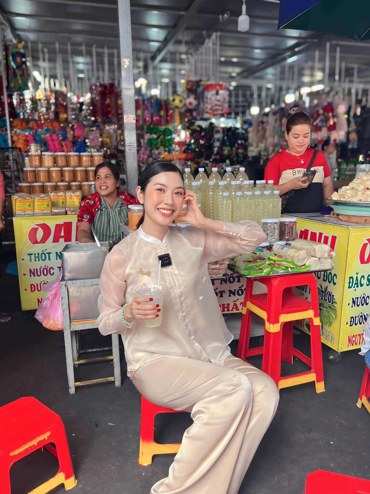 Sao Việt 21/2: Cháu gái Vũ Linh vui vẻ bên gia đình, Lan Ngọc diện biniki cắt xẻ - 8