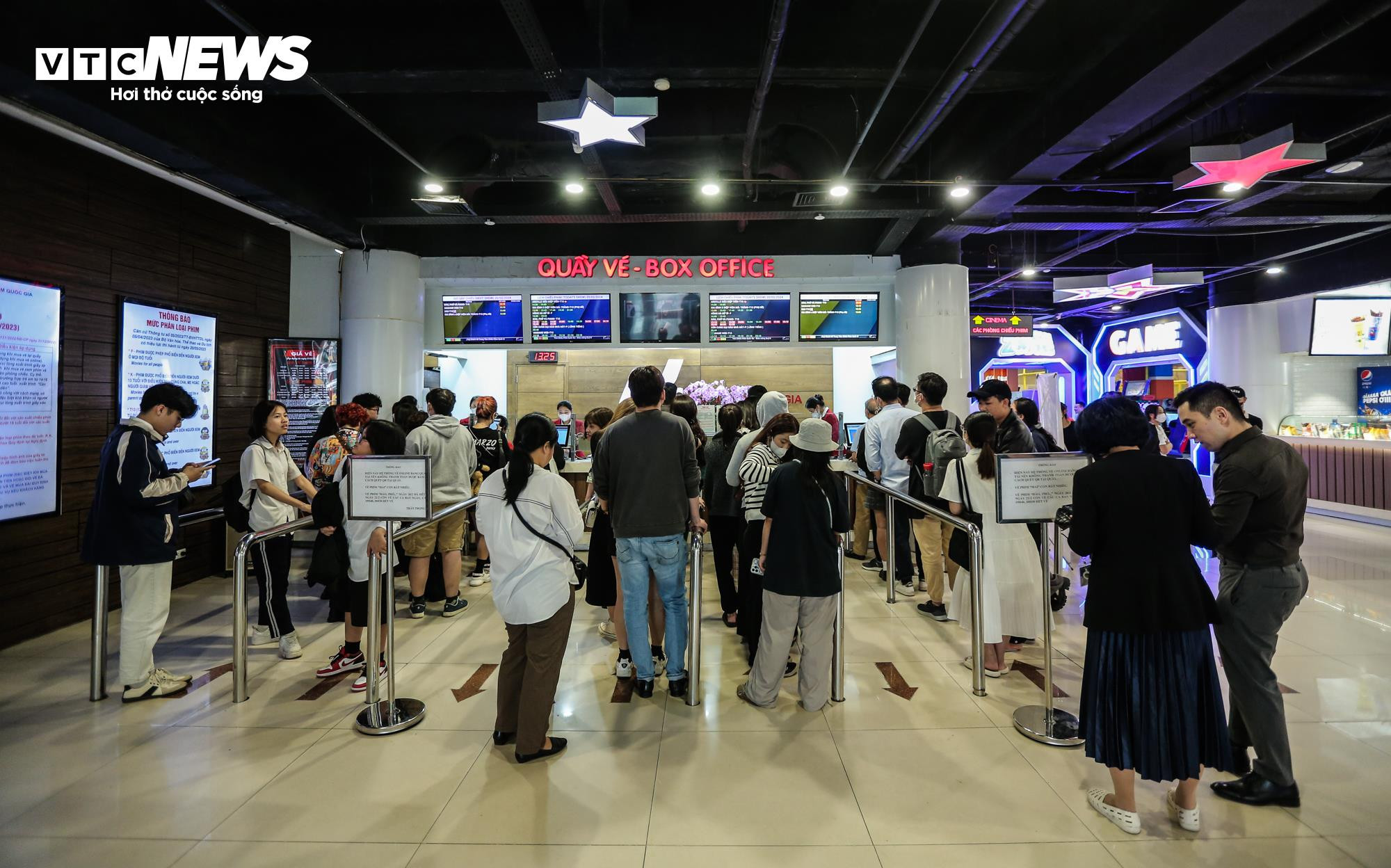 'Đào, phở và piano': Khán giả muốn xem phải ra rạp đặt vé cho ngày hôm sau - 8