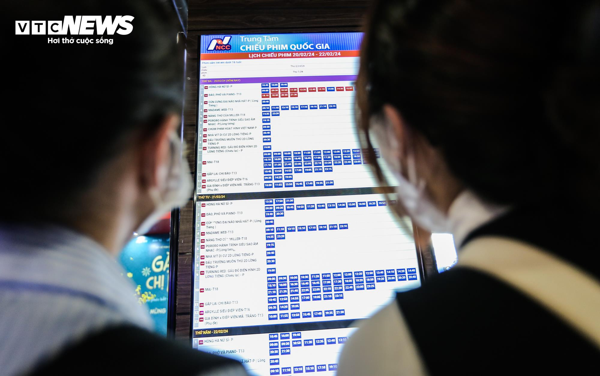 'Đào, phở và piano': Khán giả muốn xem phải ra rạp đặt vé cho ngày hôm sau - 4