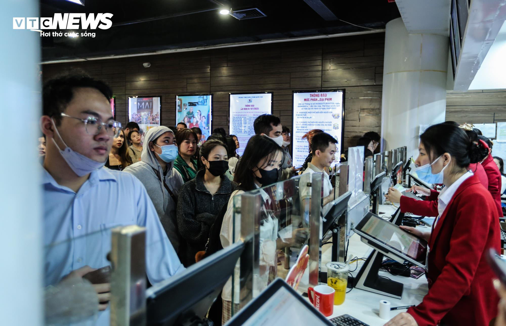 'Đào, phở và piano': Khán giả muốn xem phải ra rạp đặt vé cho ngày hôm sau - 9