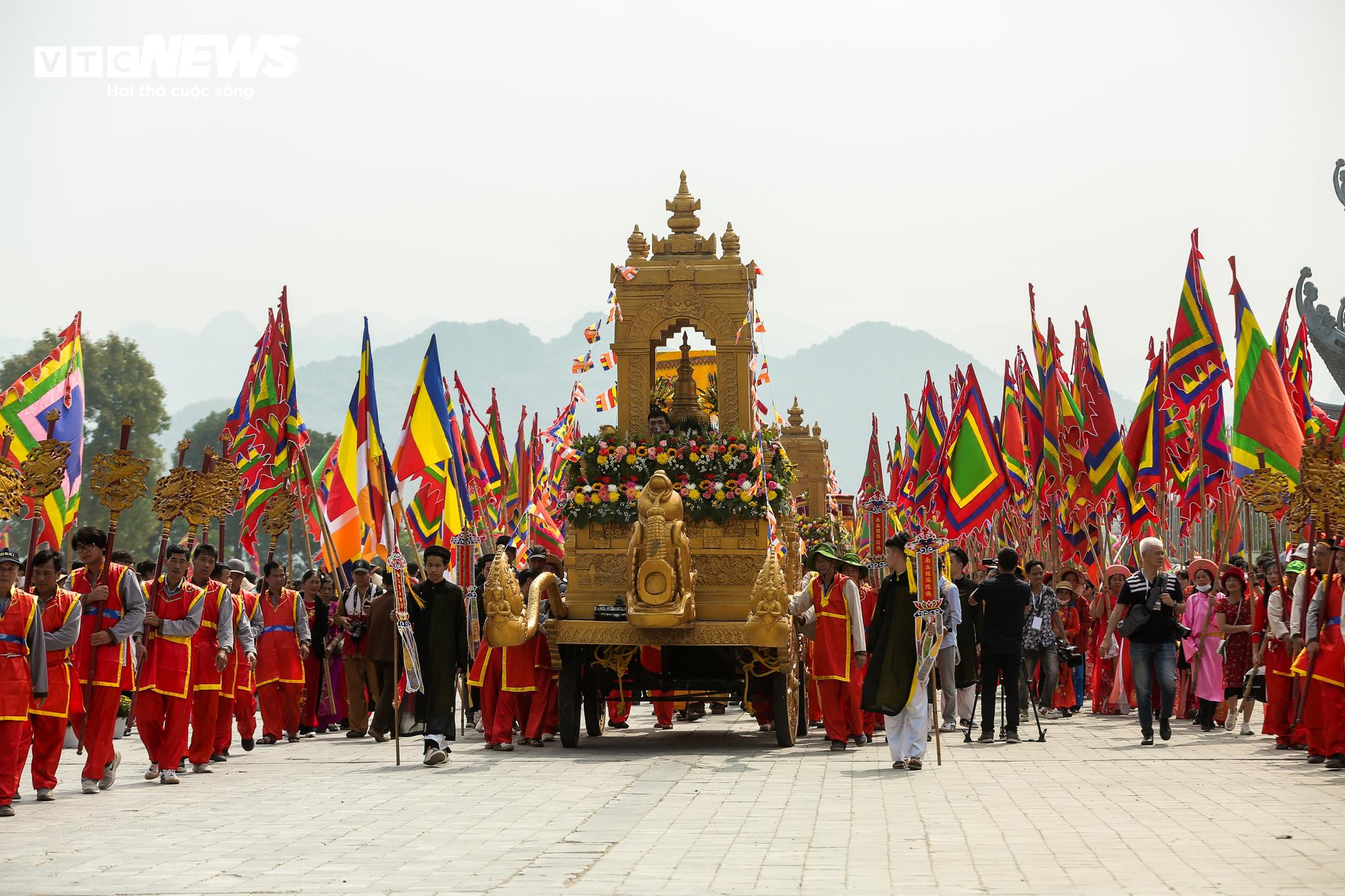 207 thuyền, 60 trai tráng tham gia rước nước ngày khai hội chùa Tam Chúc - 12
