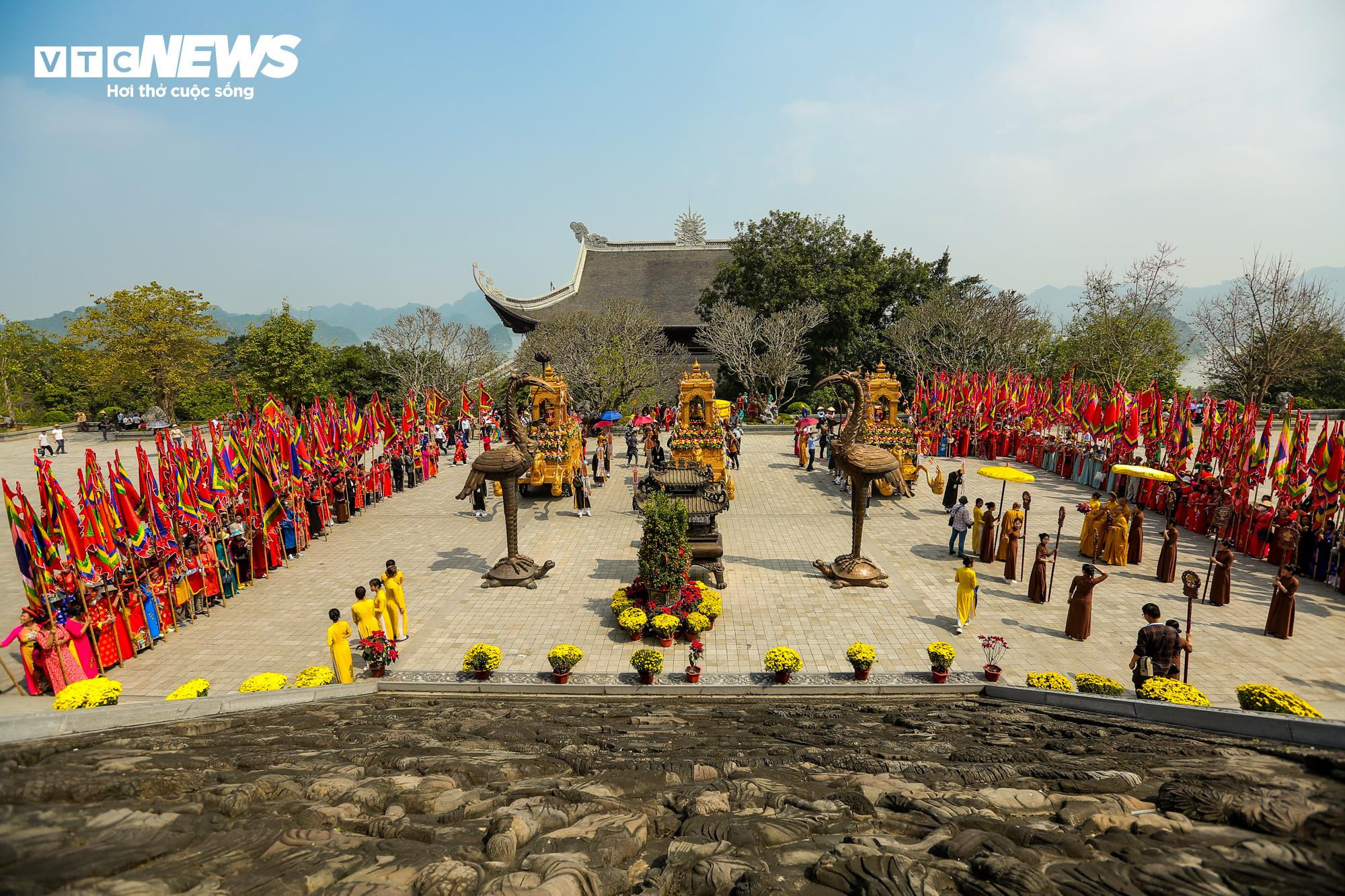 207 thuyền, 60 trai tráng tham gia rước nước ngày khai hội chùa Tam Chúc - 17