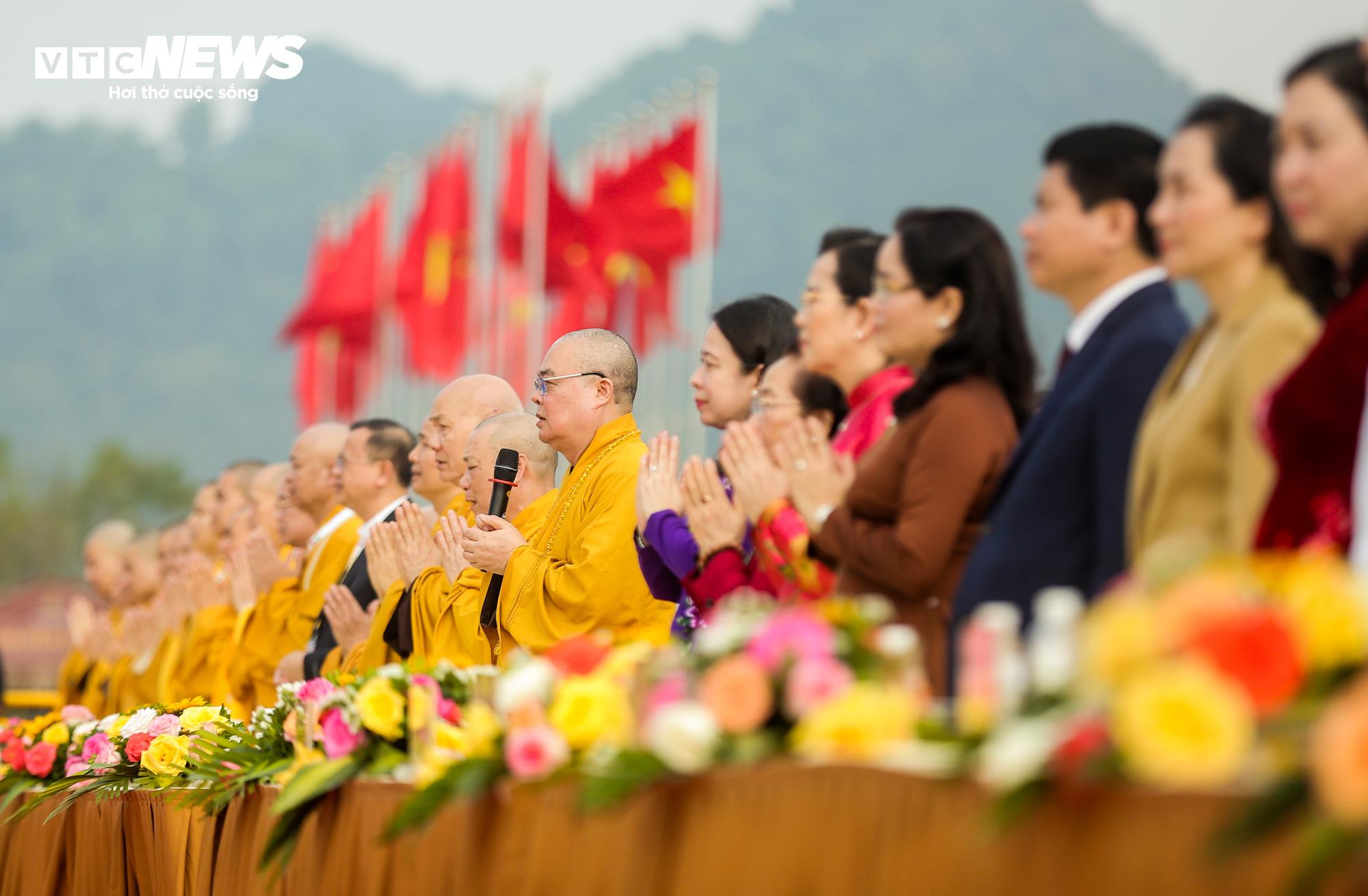 207 thuyền, 60 trai tráng tham gia rước nước ngày khai hội chùa Tam Chúc - 2