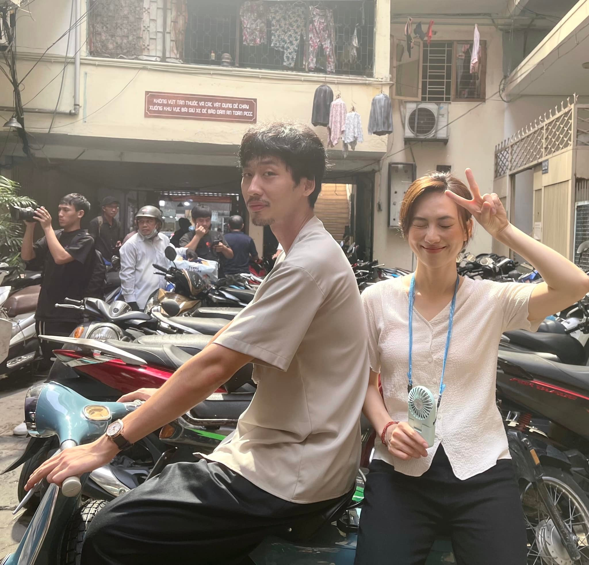 Sao Việt 22/2: Hà Anh gợi cảm khi bầu 6 tháng, Công Lý tươi tắn bên vợ trẻ - 3