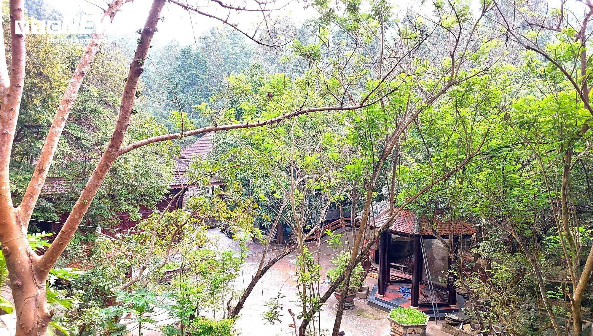 Bất chấp lệnh tháo dỡ, biệt phủ của đại gia vàng vẫn ‘yên vị’ trên núi Hải Vân - 10