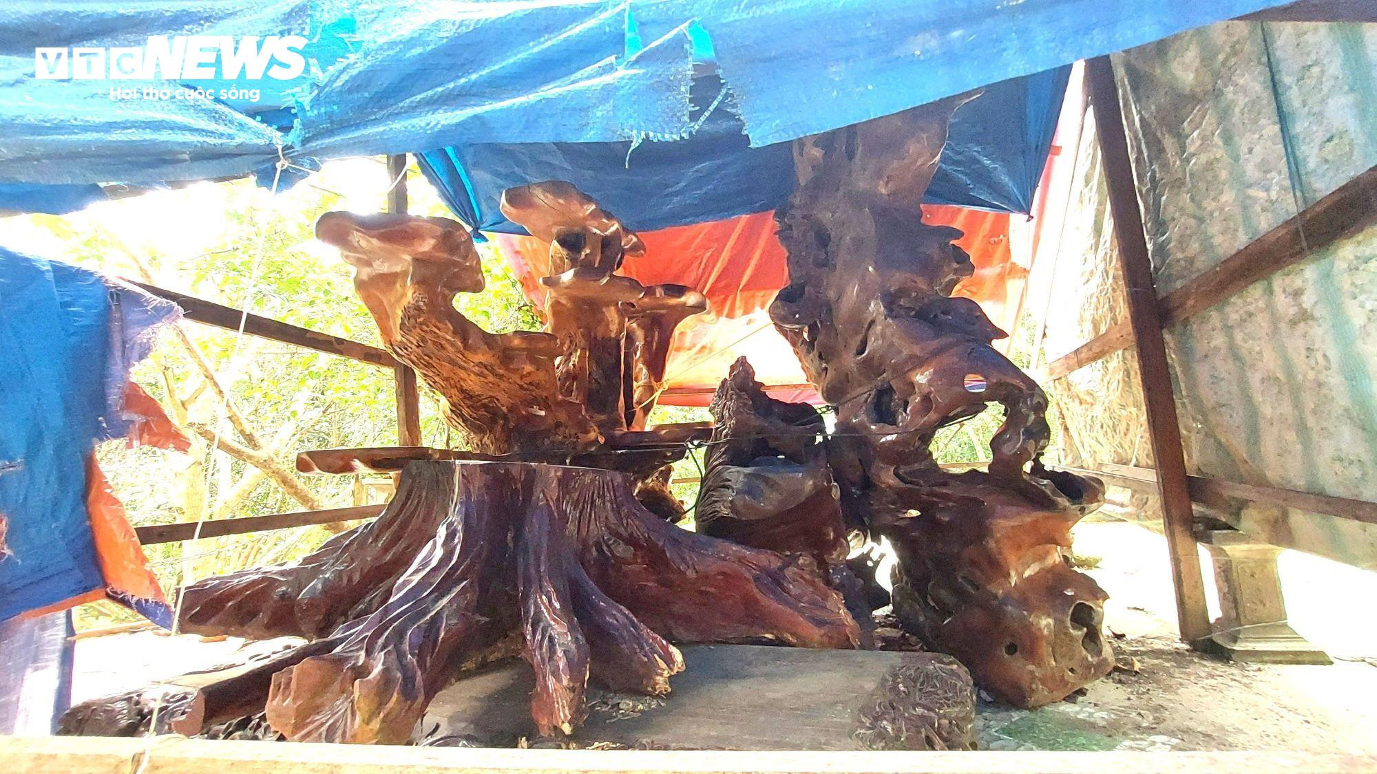 Bất chấp lệnh tháo dỡ, biệt phủ của đại gia vàng vẫn ‘yên vị’ trên núi Hải Vân - 9