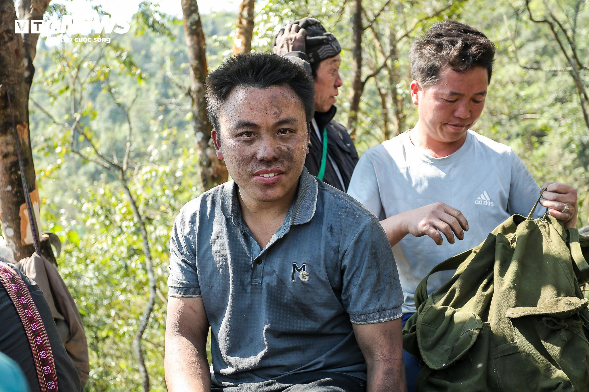 Bữa cơm vội vàng của những chiến sỹ ngăn 'giặc lửa' ở Vườn quốc gia Hoàng Liên - 5