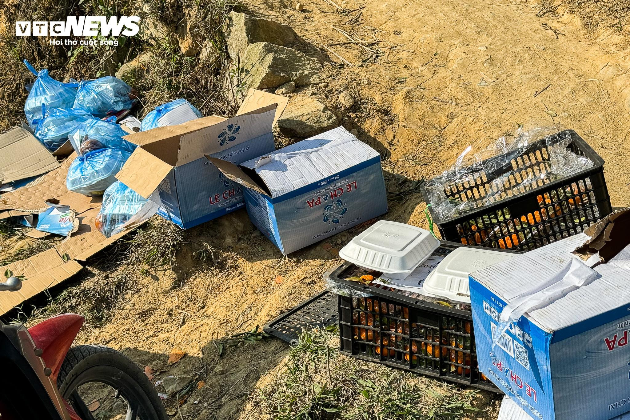 Băng rừng, vượt núi tiếp tế đồ ăn cho lực lượng chữa cháy rừng Hoàng Liên - 3