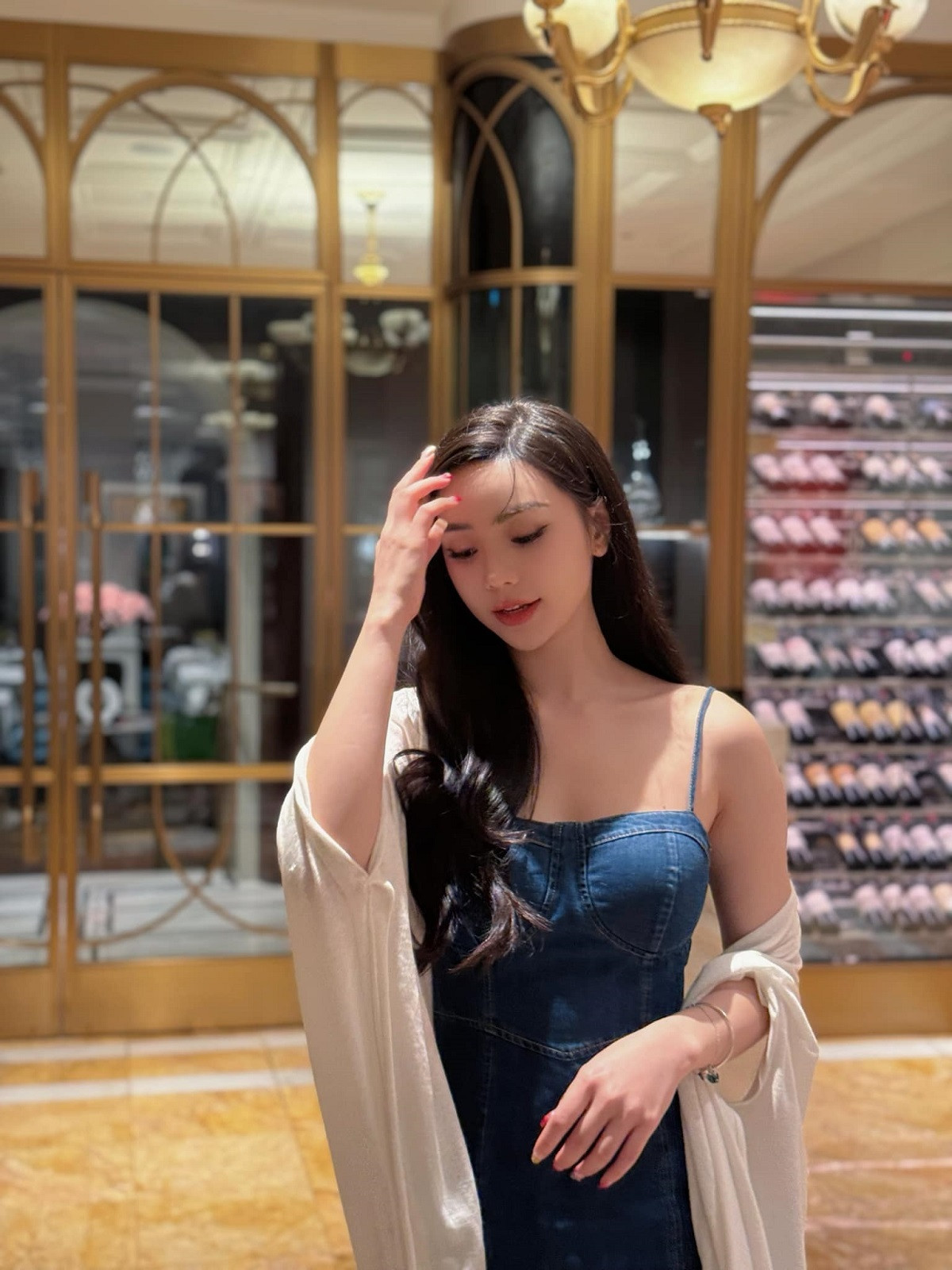 Sao Việt 25/2: Nhã Phương trẻ đẹp như nữ sinh, Hòa Minzy khoe nhan sắc 3 thế hệ - 6