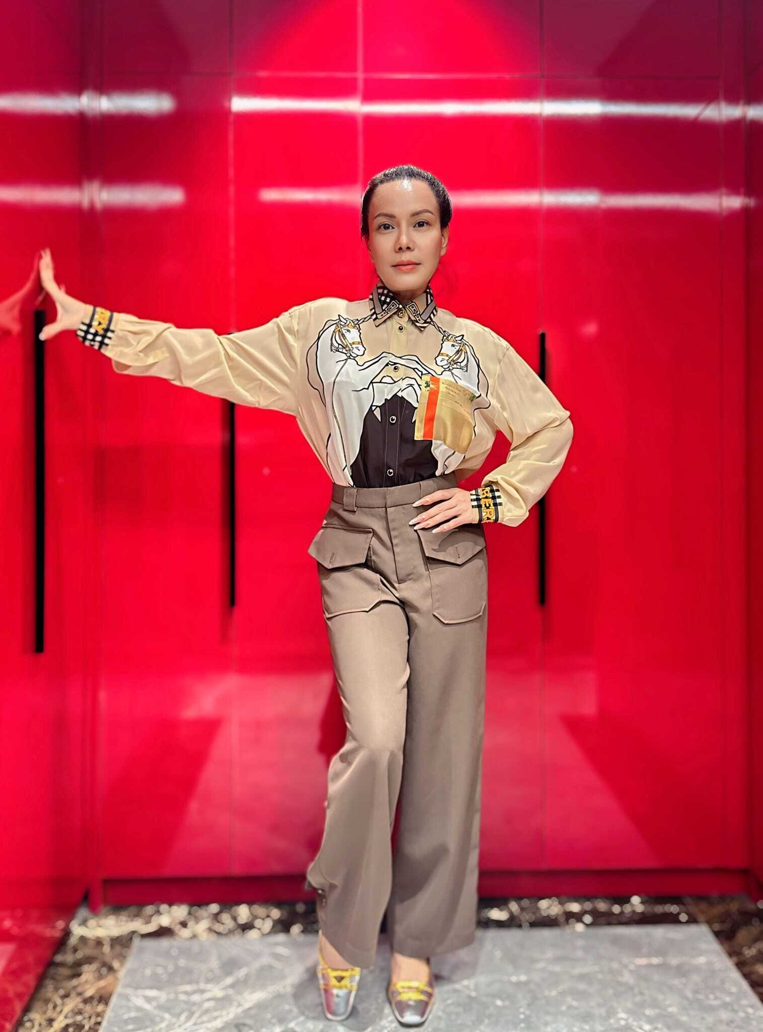 Sao Việt 25/2: Nhã Phương trẻ đẹp như nữ sinh, Hòa Minzy khoe nhan sắc 3 thế hệ - 13