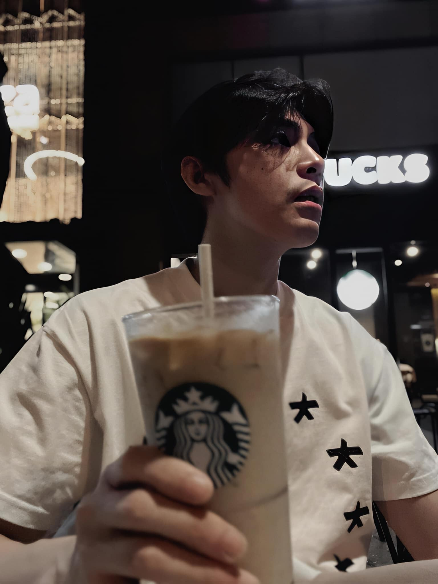 Sao Việt 27/2: Chí Trung du lịch cùng bạn gái, Lưu Hương Giang an yên bên 2 con - 9