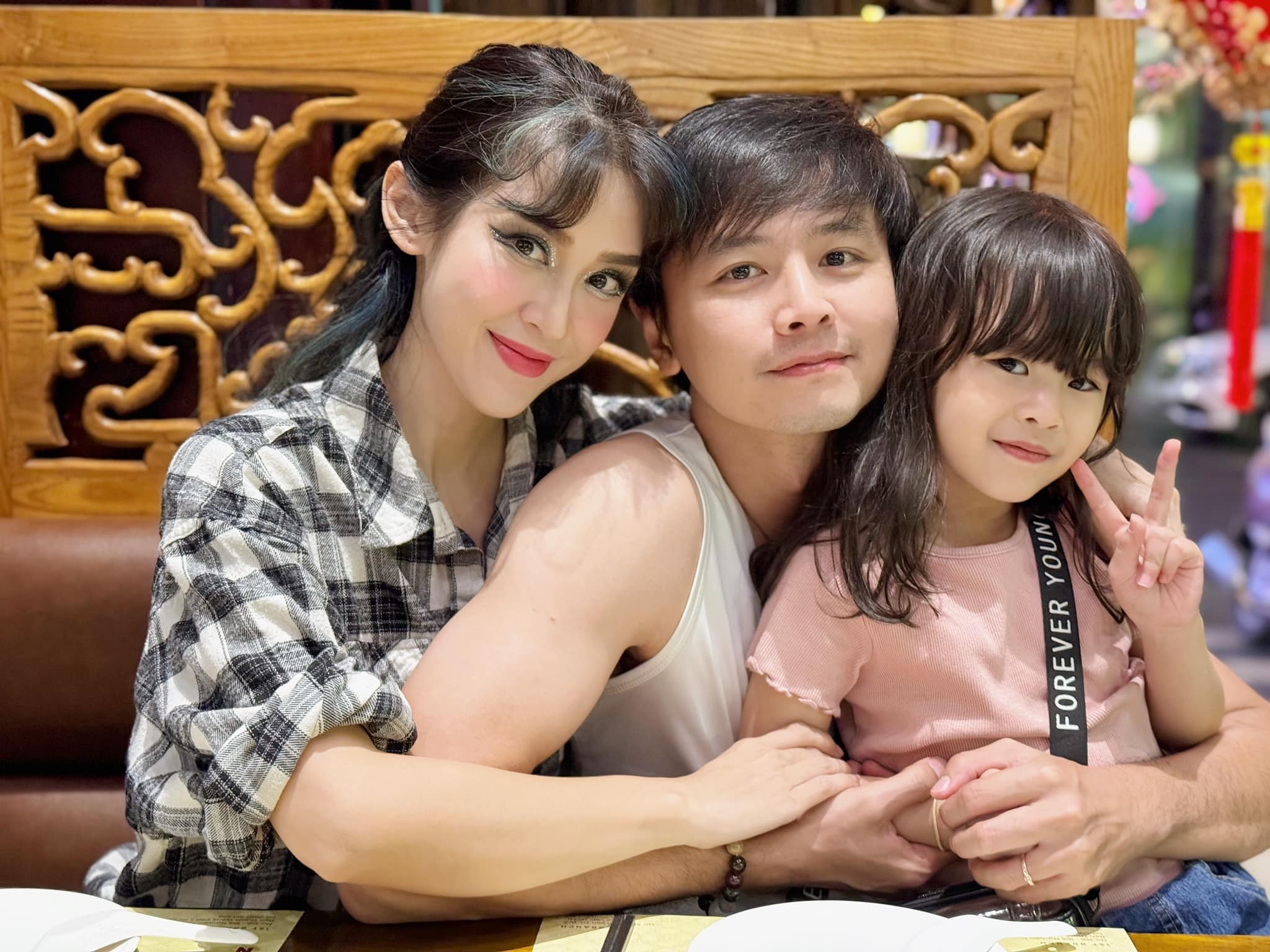 Sao Việt 27/2: Chí Trung du lịch cùng bạn gái, Lưu Hương Giang an yên bên 2 con - 10