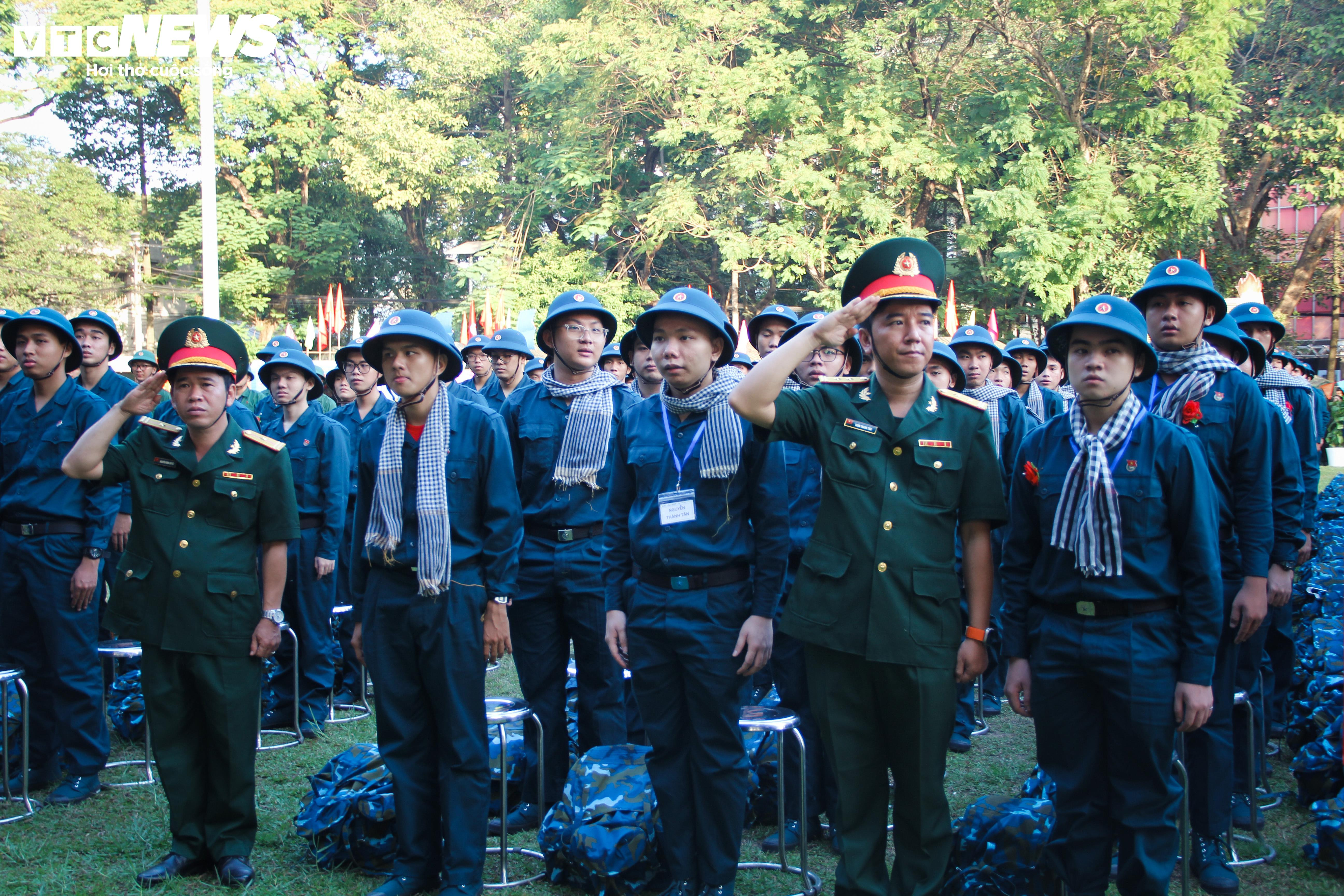 'Nhập ngũ là trách nhiệm của tuổi trẻ, con sẽ trưởng thành hơn' - 5