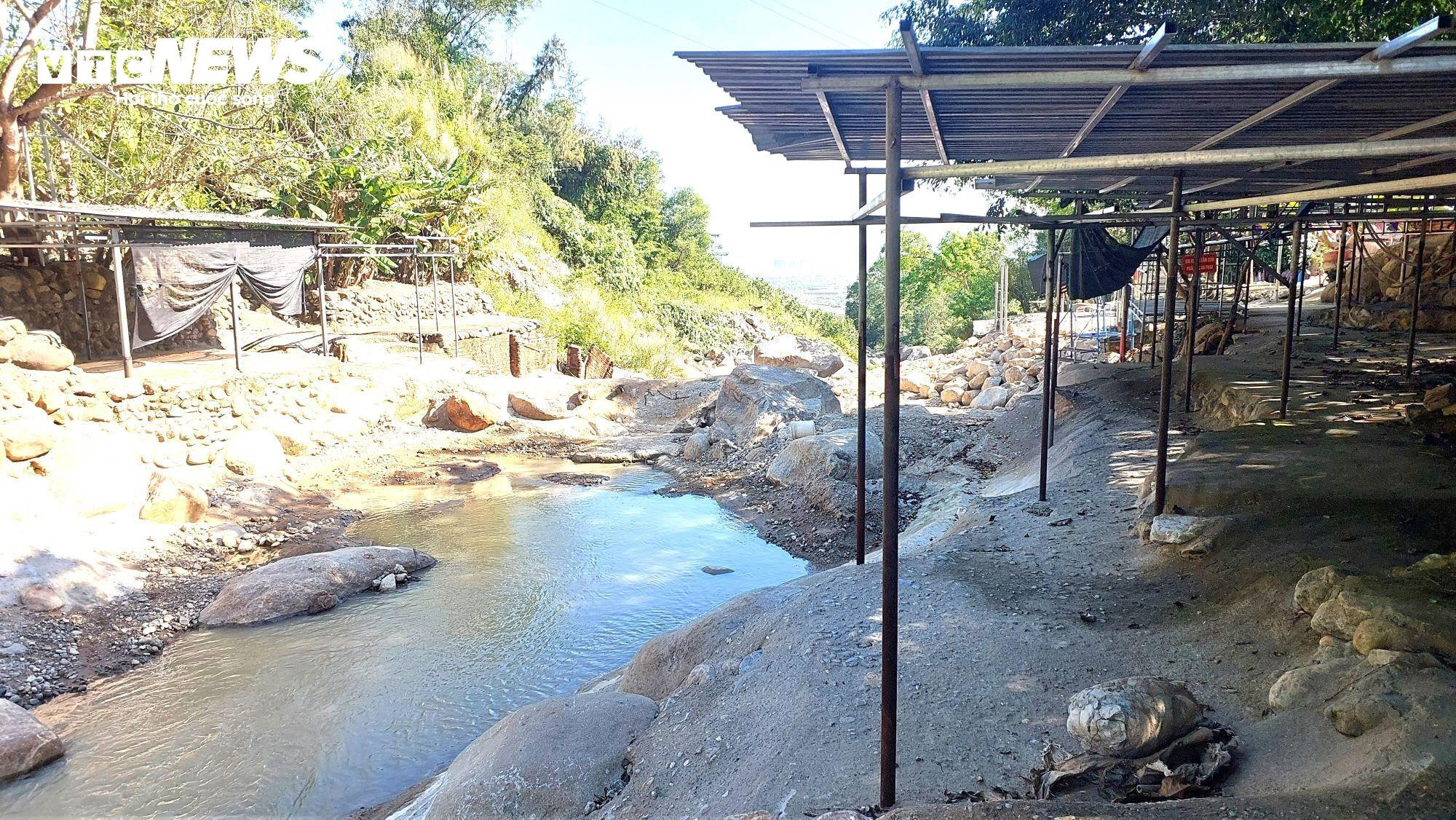 Lén lút san ủi, chặn dòng suối trái phép để làm du lịch sinh thái ở Đà Nẵng - 8