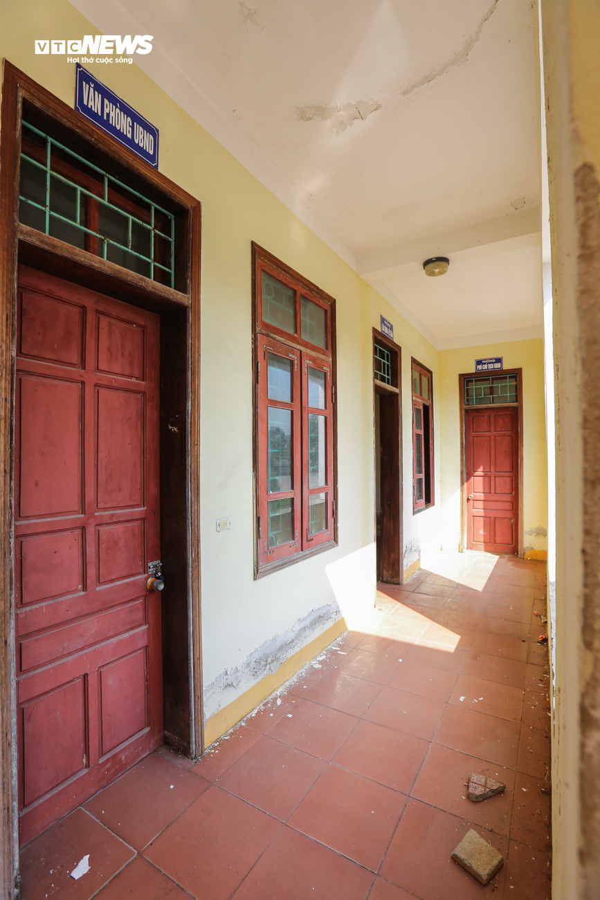 Sau nhiều năm sáp nhập, các trụ sở tiền tỷ ở Hà Tĩnh vẫn bị bỏ hoang - 4