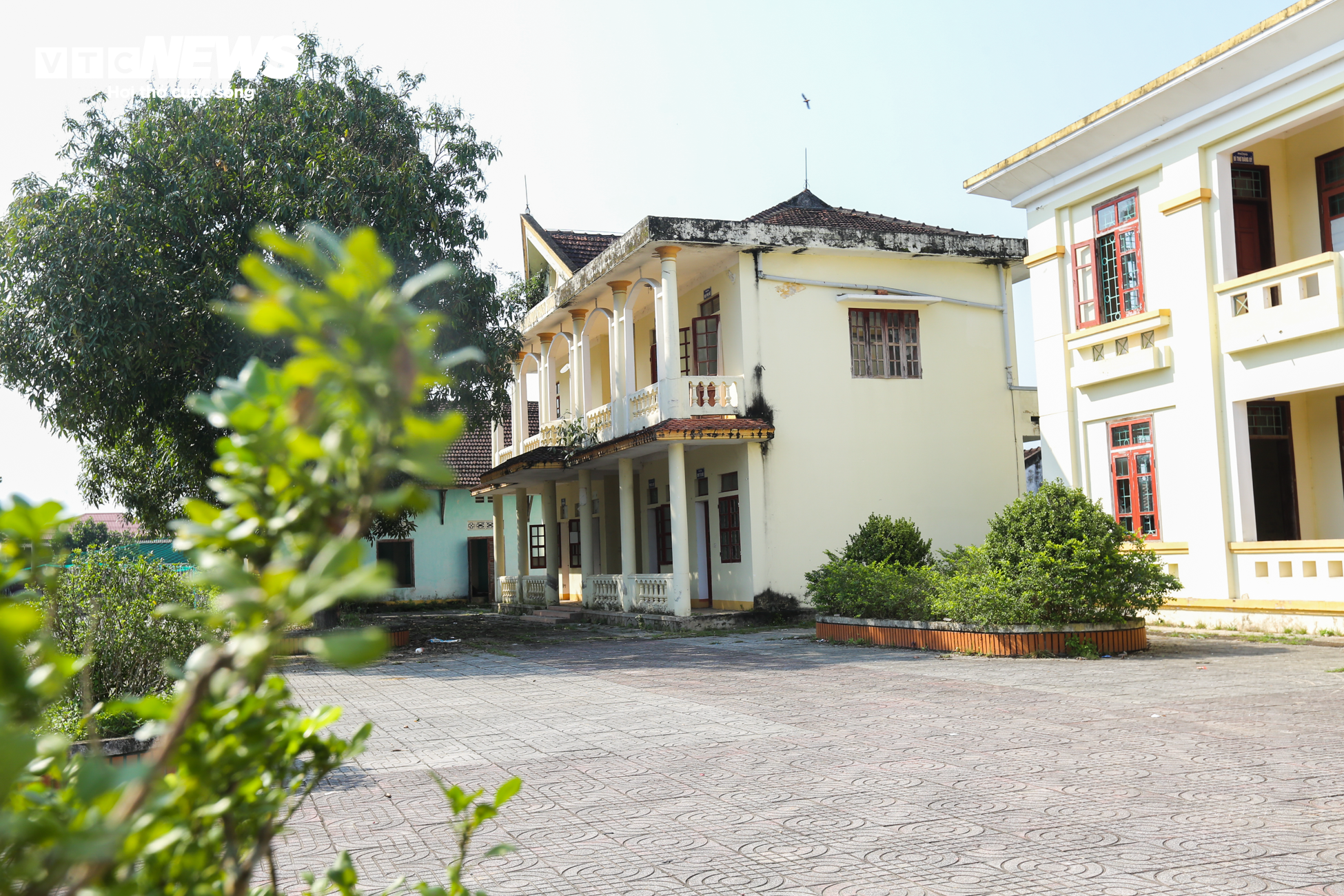 Sau nhiều năm sáp nhập, các trụ sở tiền tỷ ở Hà Tĩnh vẫn bị bỏ hoang - 8