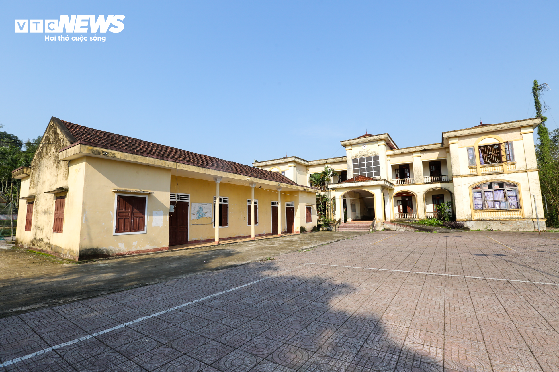 Sau nhiều năm sáp nhập, các trụ sở tiền tỷ ở Hà Tĩnh vẫn bị bỏ hoang - 14