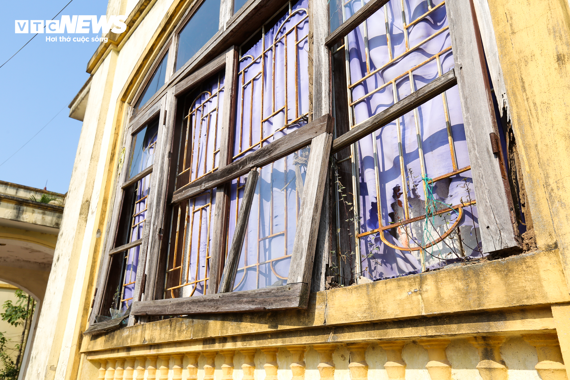 Sau nhiều năm sáp nhập, các trụ sở tiền tỷ ở Hà Tĩnh vẫn bị bỏ hoang - 15