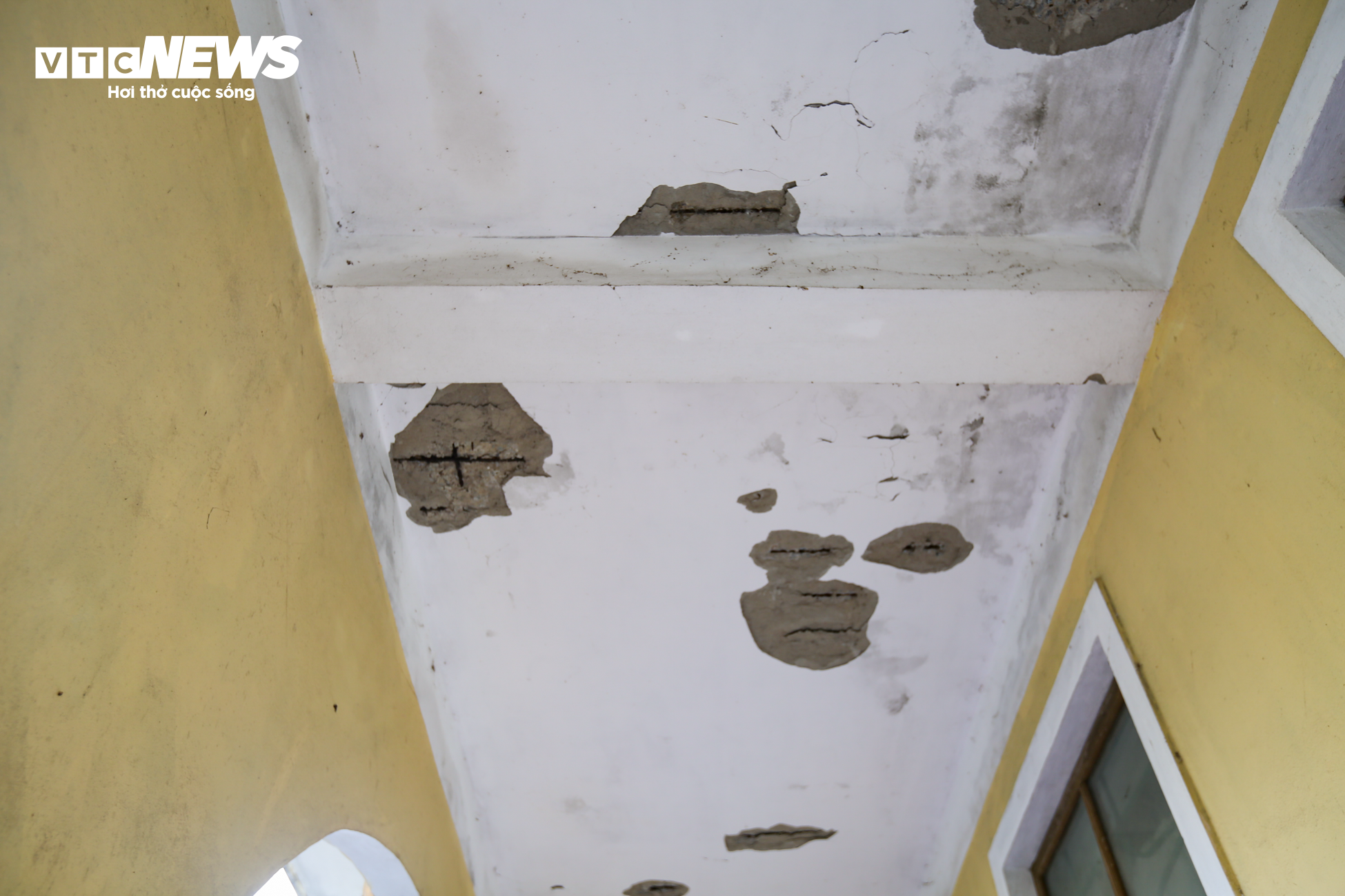 Sau nhiều năm sáp nhập, các trụ sở tiền tỷ ở Hà Tĩnh vẫn bị bỏ hoang - 29