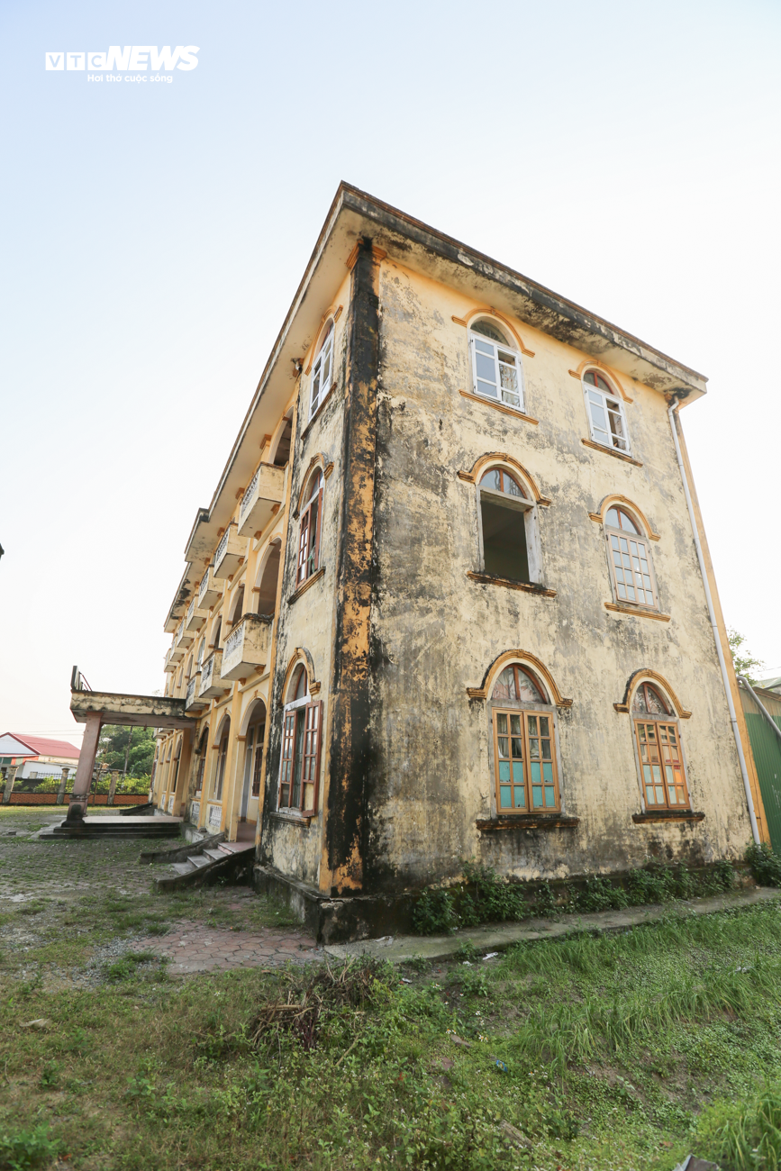 Sau nhiều năm sáp nhập, các trụ sở tiền tỷ ở Hà Tĩnh vẫn bị bỏ hoang - 23