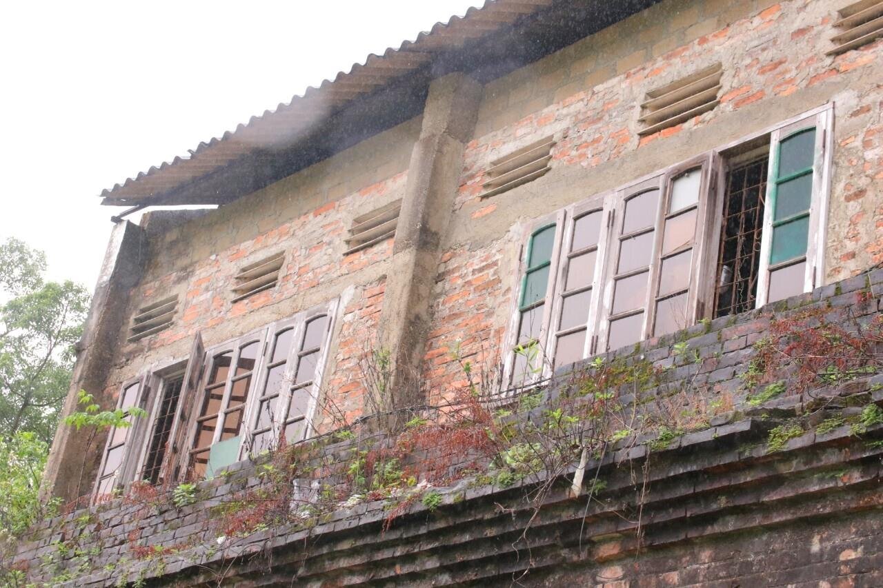 Discovering the nearly 200-year-old forgotten gate in the Hue Citadel system - 8