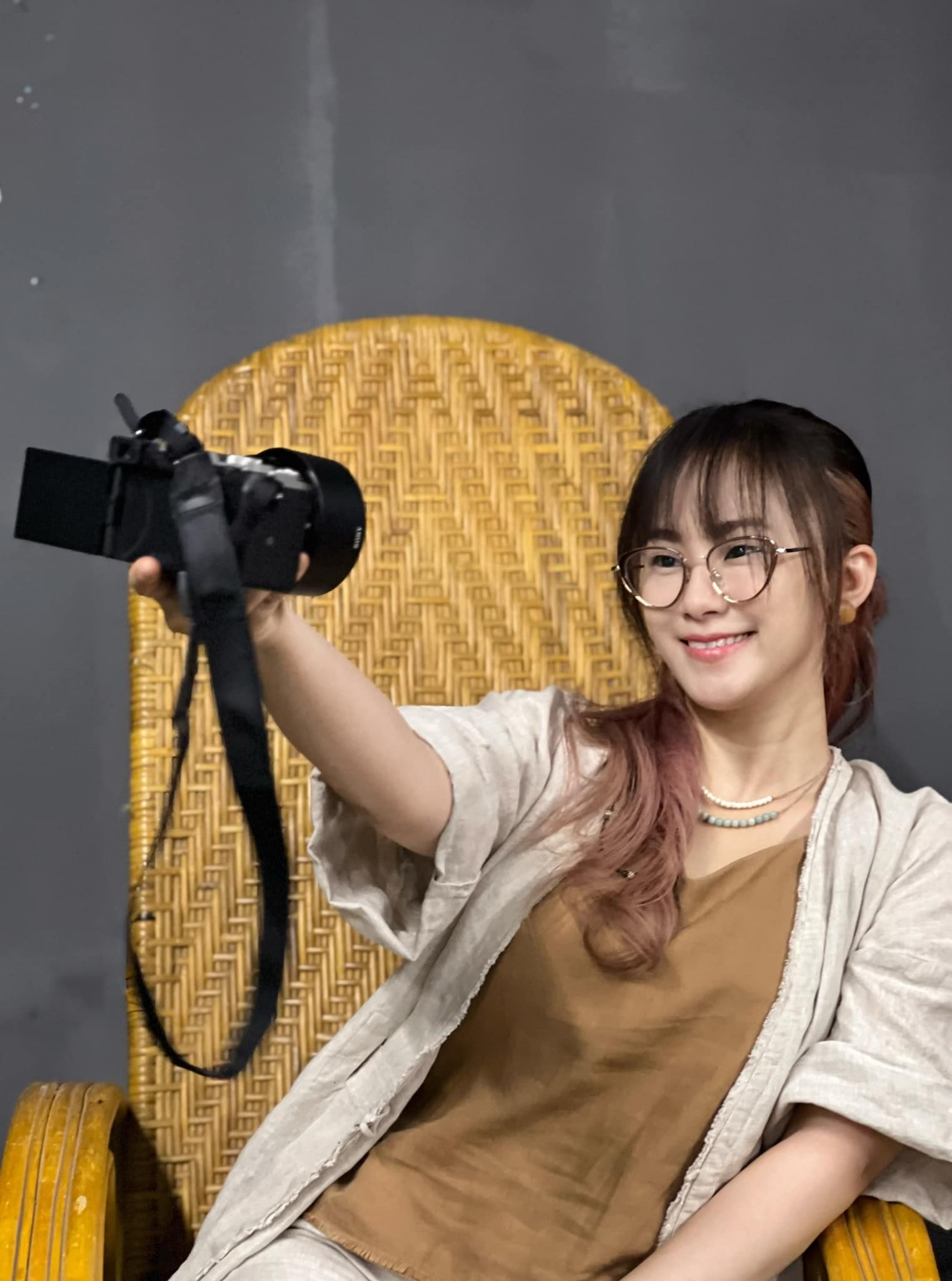 Sao Việt 11/3: Lý Hùng trẻ trung, Thanh Hằng đắm đuối ngắm chồng - 9