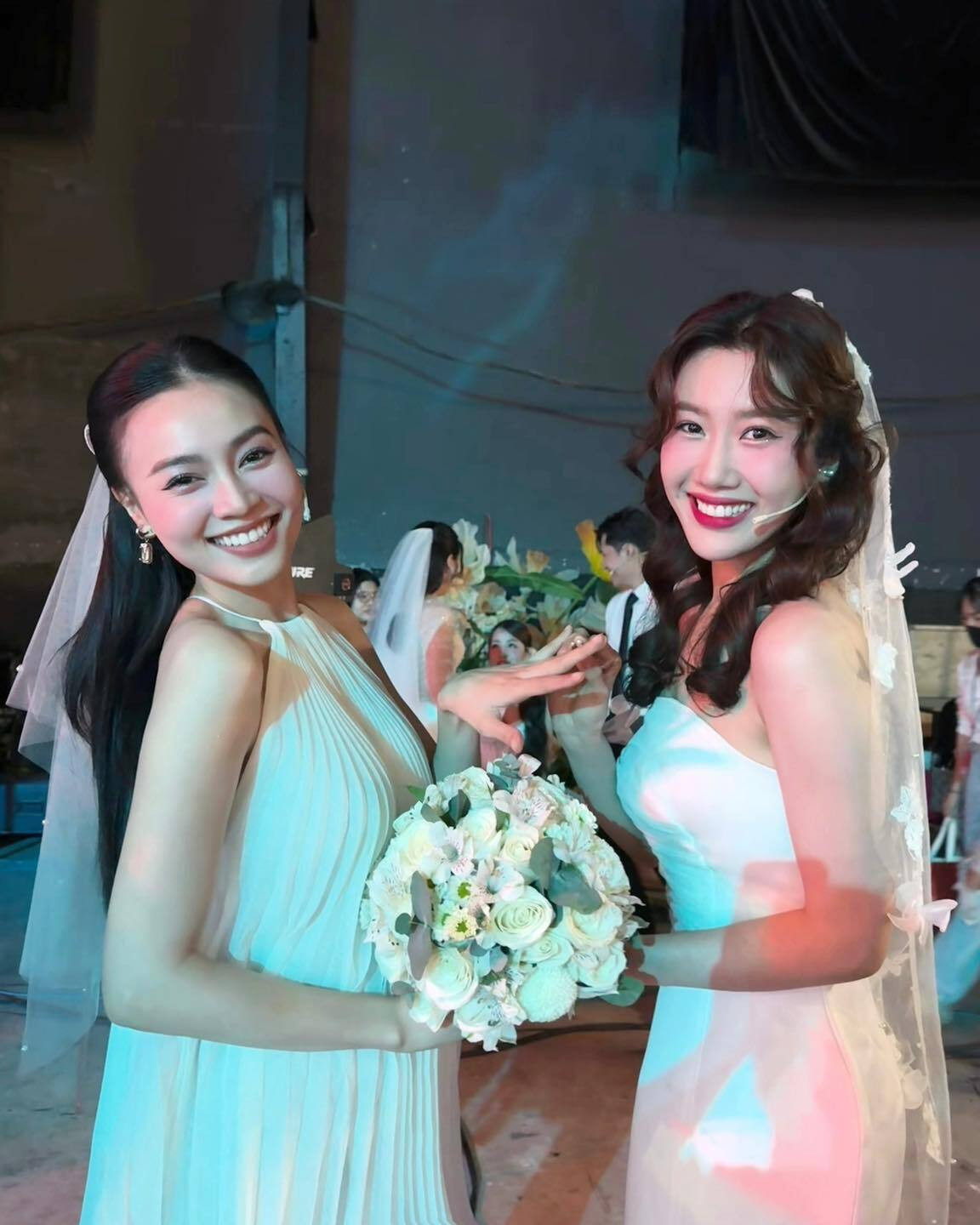 Sao Việt 11/3: Lý Hùng trẻ trung, Thanh Hằng đắm đuối ngắm chồng - 8