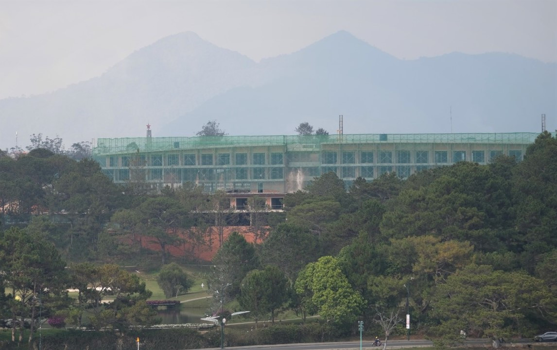 Công trình 'mọc' sai phép trong sân golf Đồi Cù Đà Lạt giờ ra sao? - 11