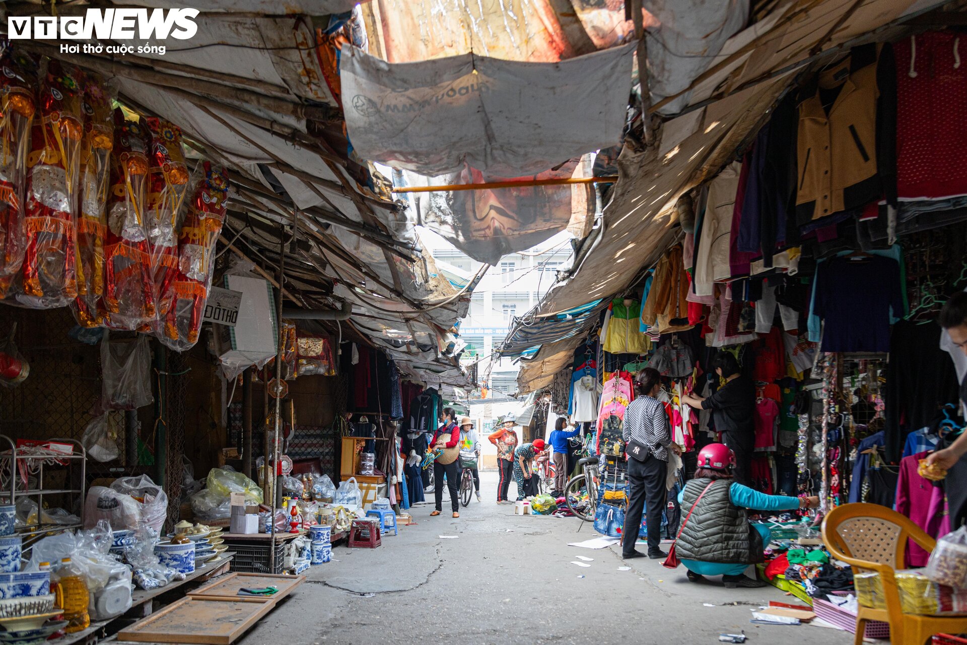 Cảnh ngổn ngang, tan hoang trong chợ Mai Động chờ ngày bị 'khai tử' - 12