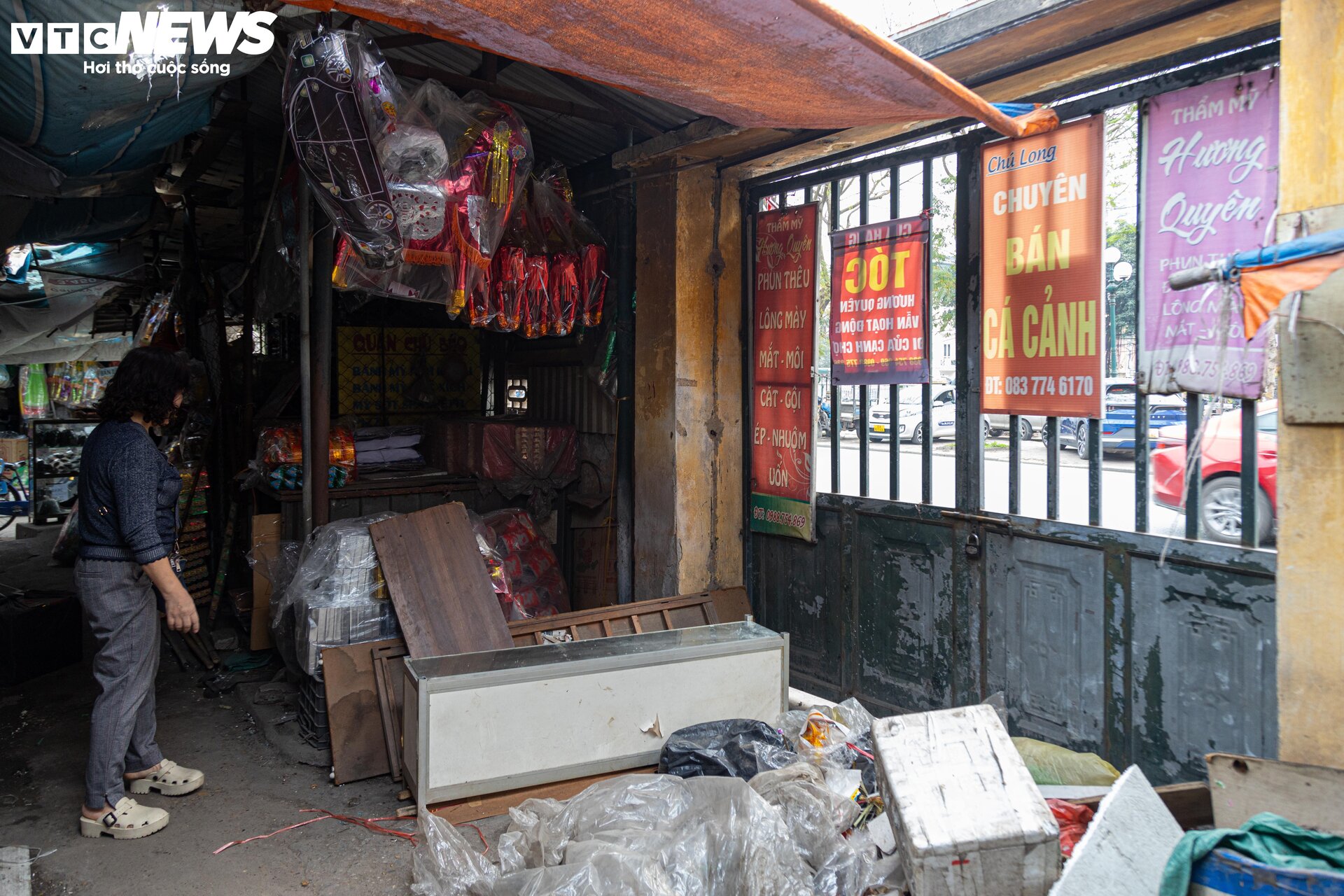 Cảnh ngổn ngang, tan hoang trong chợ Mai Động chờ ngày bị 'khai tử' - 22