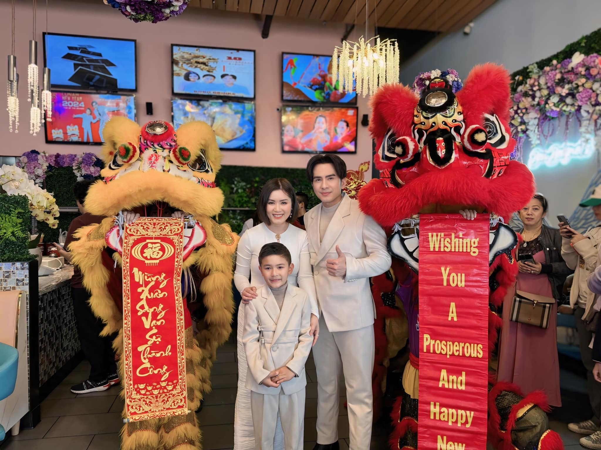 Sao Việt 15/3: Con gái Quyền Linh đến phim trường, Hồng Nhung khoe bạn trai - 4