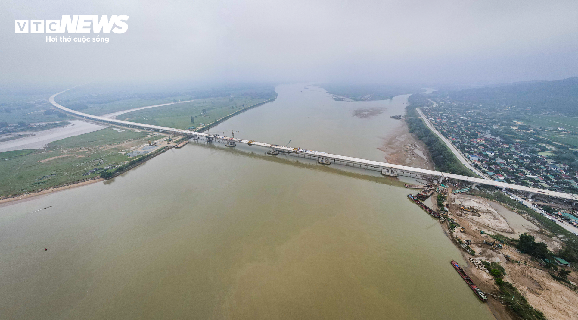Hợp long cầu vượt sông dài nhất cao tốc Bắc -Nam nối Nghệ An và Hà Tĩnh - 5