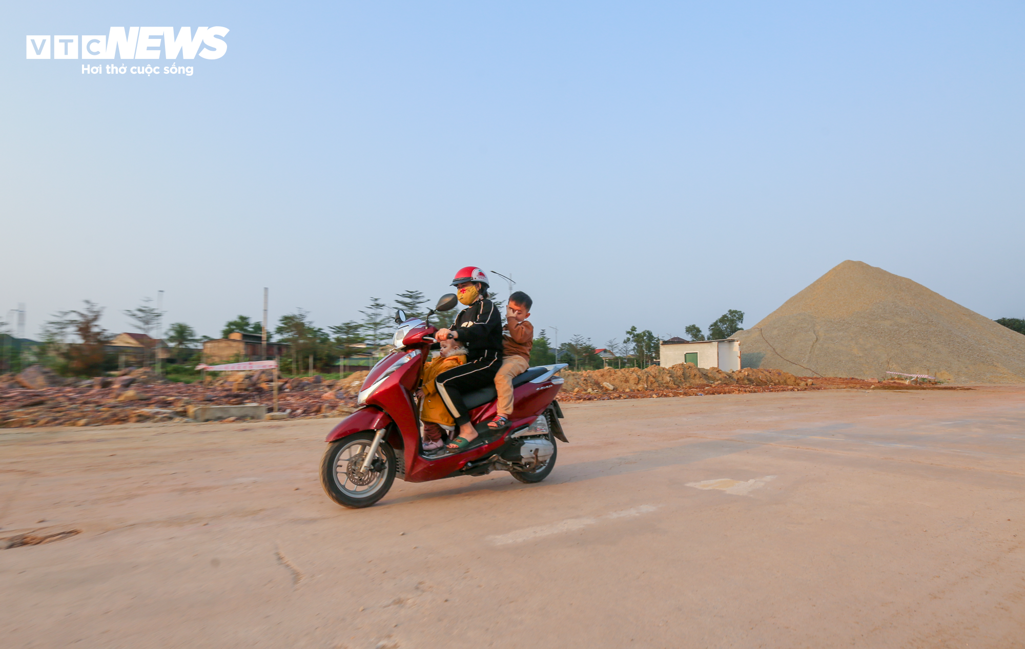 Dự án 1.200 tỷ đồng ở Hà Tĩnh trở thành nơi đàn bò gặm cỏ - 14