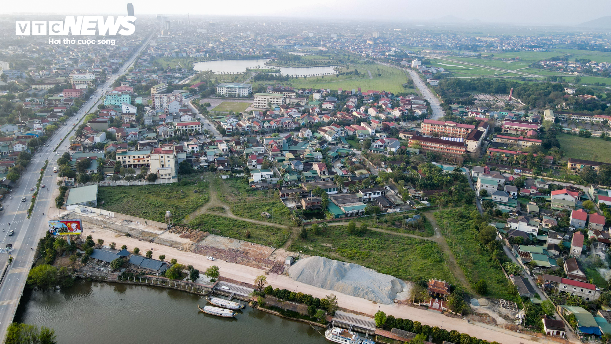 Dự án 1.200 tỷ đồng ở Hà Tĩnh trở thành nơi đàn bò gặm cỏ - 15