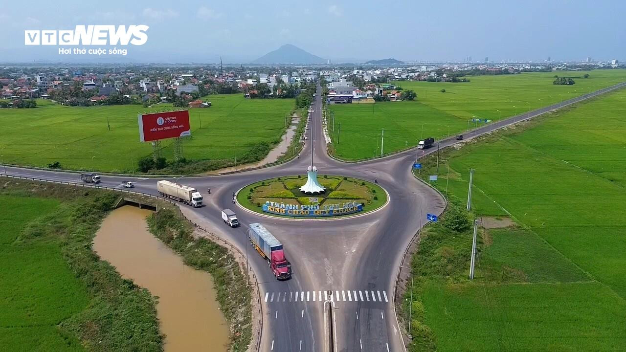 Đoạn quốc lộ 1 ‘xấu nhất Việt Nam’ qua tỉnh Phú Yên có bộ mặt mới - 9