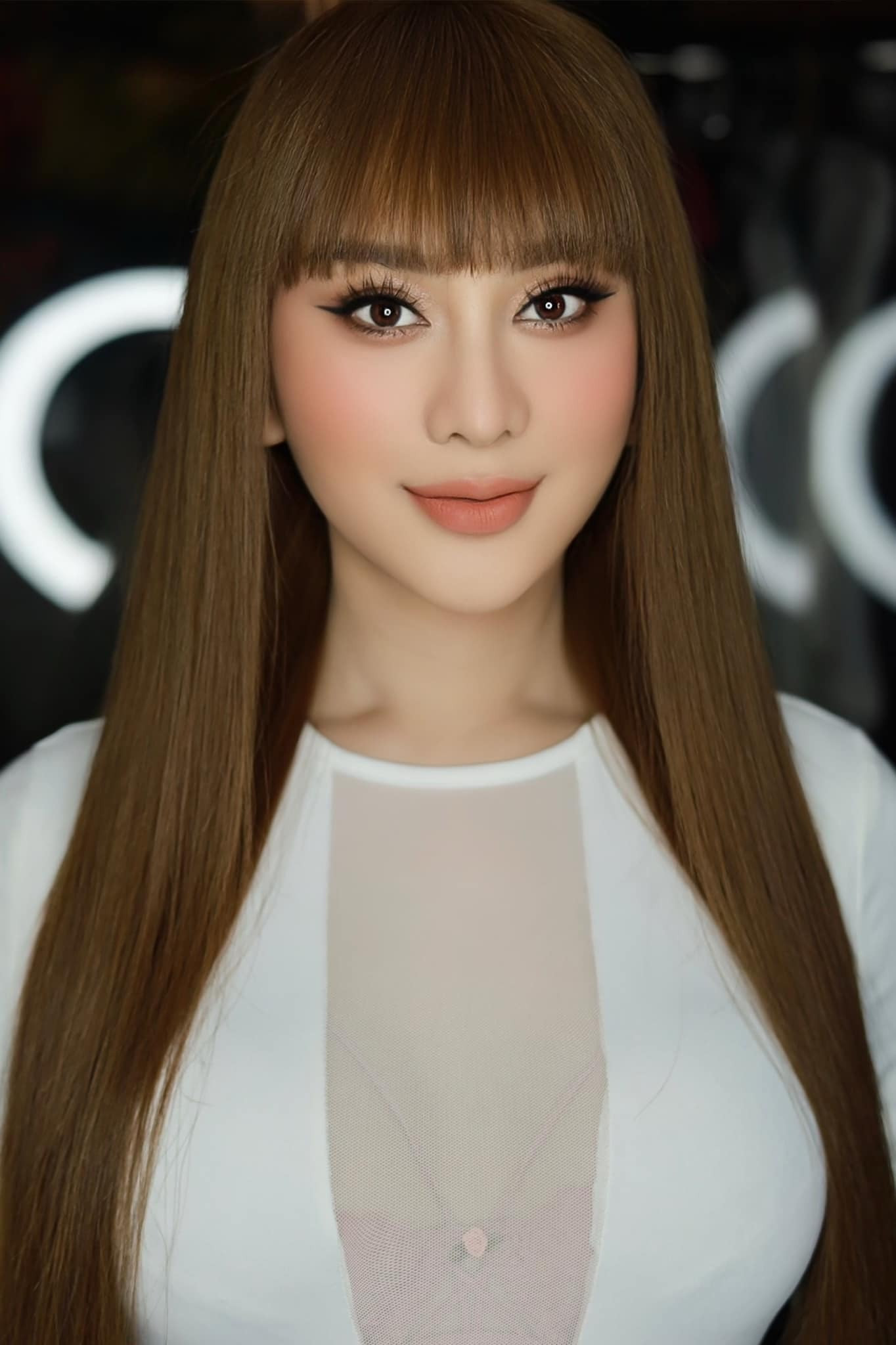 Sao Việt 22/3: Trấn Thành qua Mỹ quảng bá phim 'Mai', Đỗ Thị Hà đẹp sang chảnh - 4