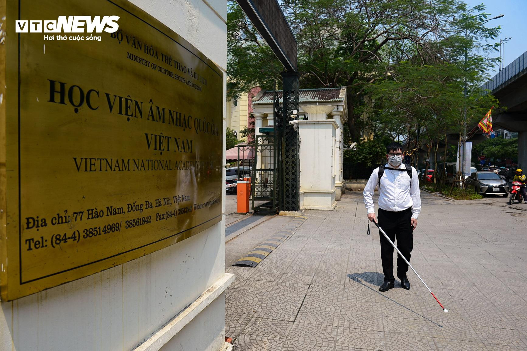 Chàng khiếm thị mê sáo trúc và hành trình mang âm nhạc chữa lành vết thương - 9