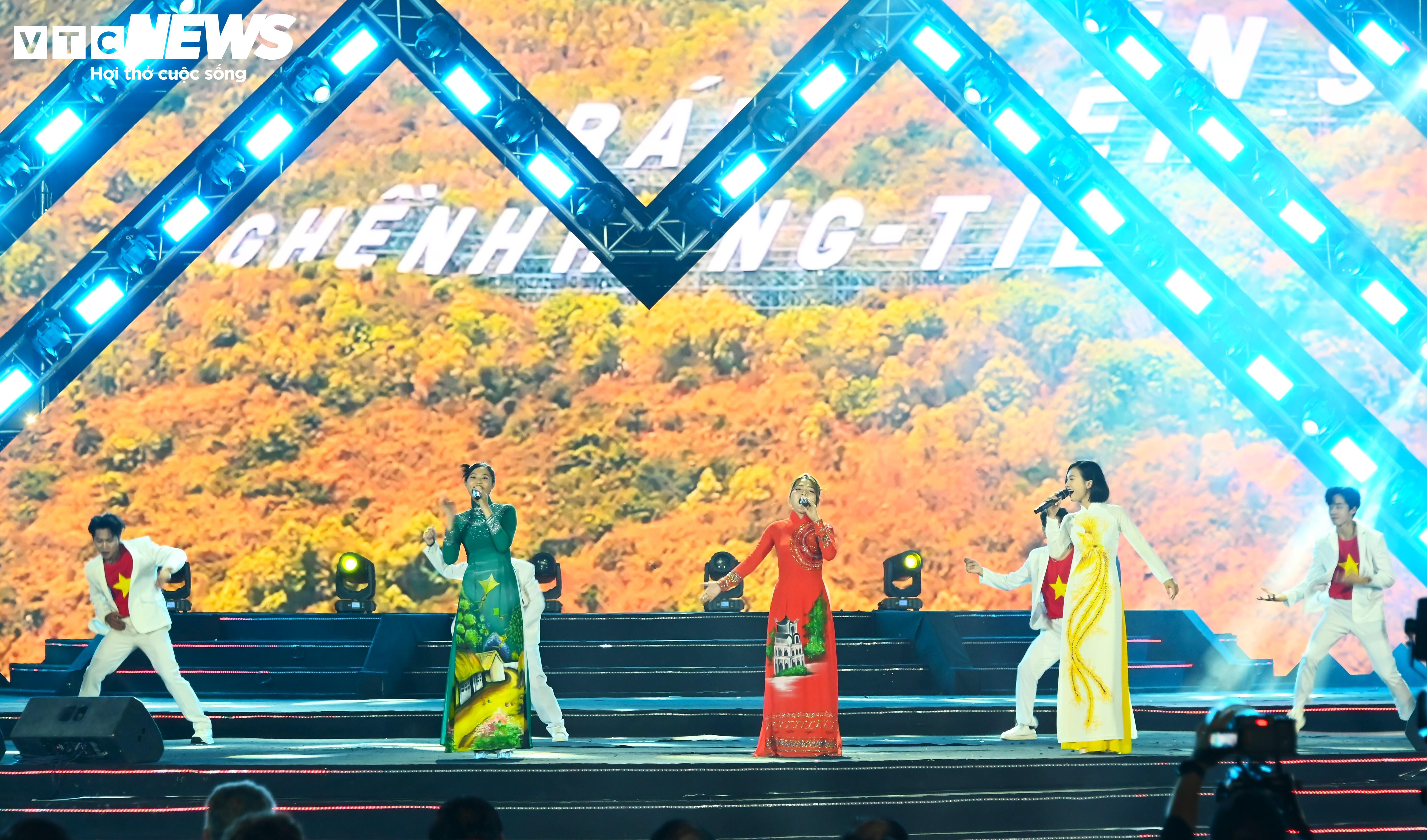 Khai mạc 'Amazing Binh Dinh Fest 2024': Ấn tượng, rực rỡ sắc màu - 7