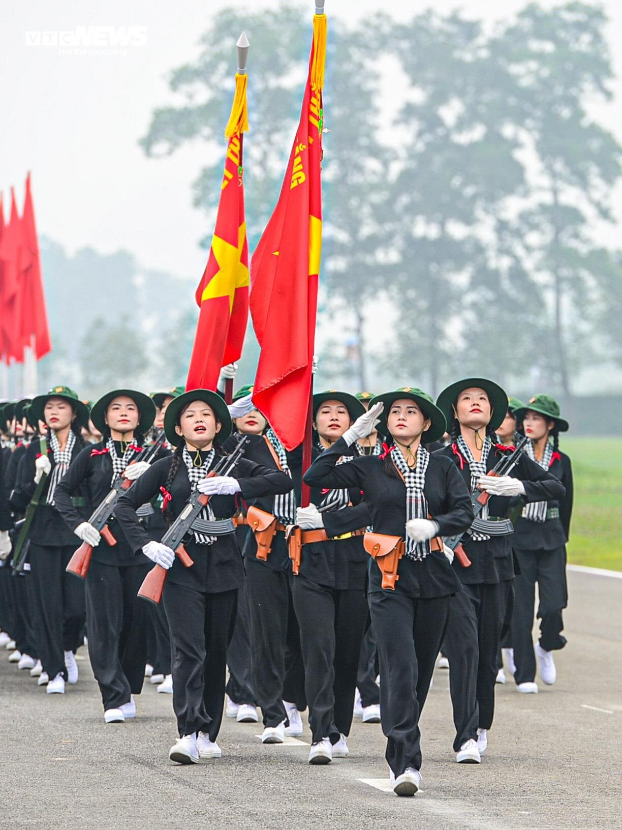 3.500 chiến sĩ hợp luyện diễu binh kỷ niệm Chiến thắng Điện Biên Phủ - 15