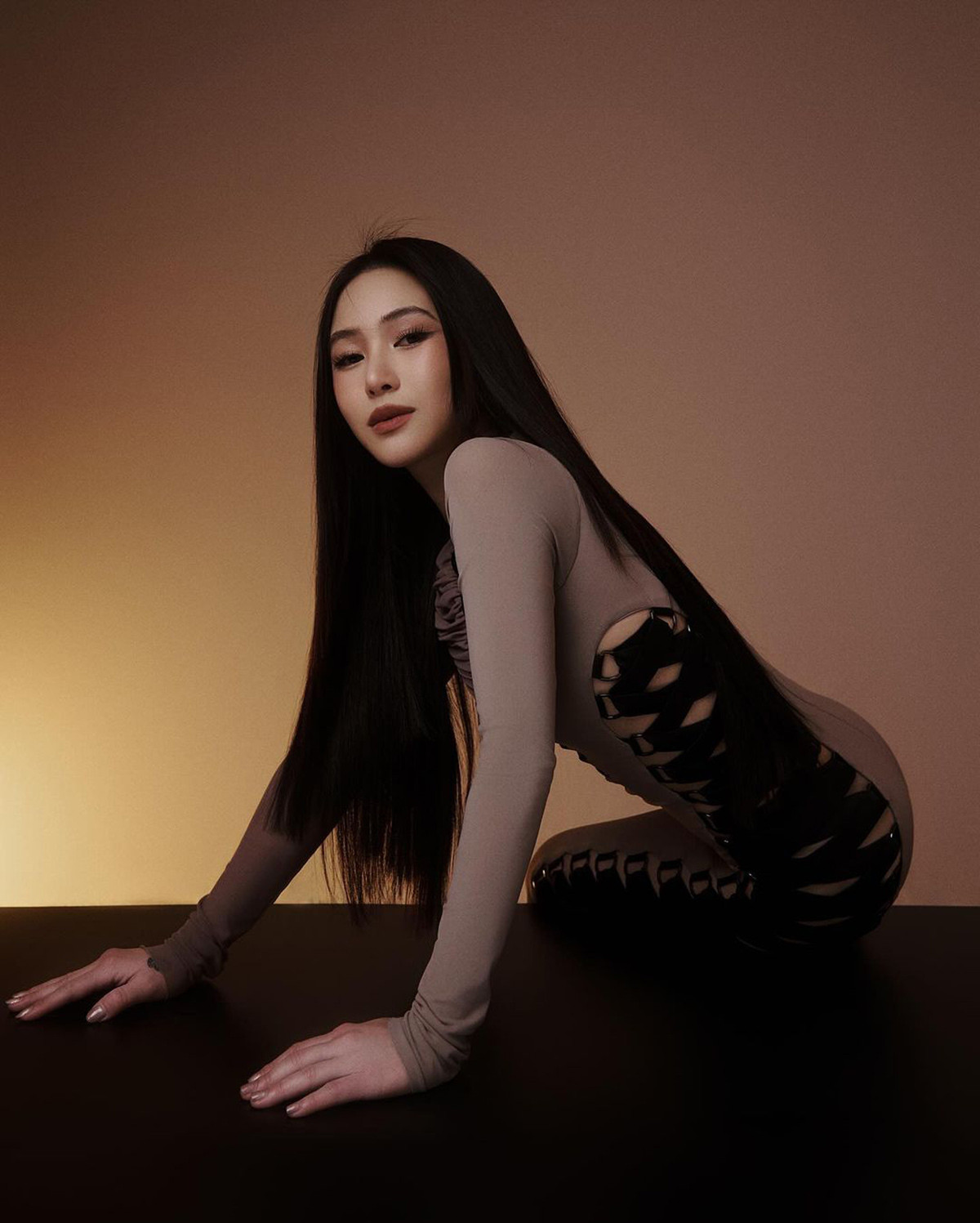 Sao Việt 27/3: Hồng Nhung diện đồ trẻ như thiếu nữ, Hương Tràm nhan sắc khác lạ - 2