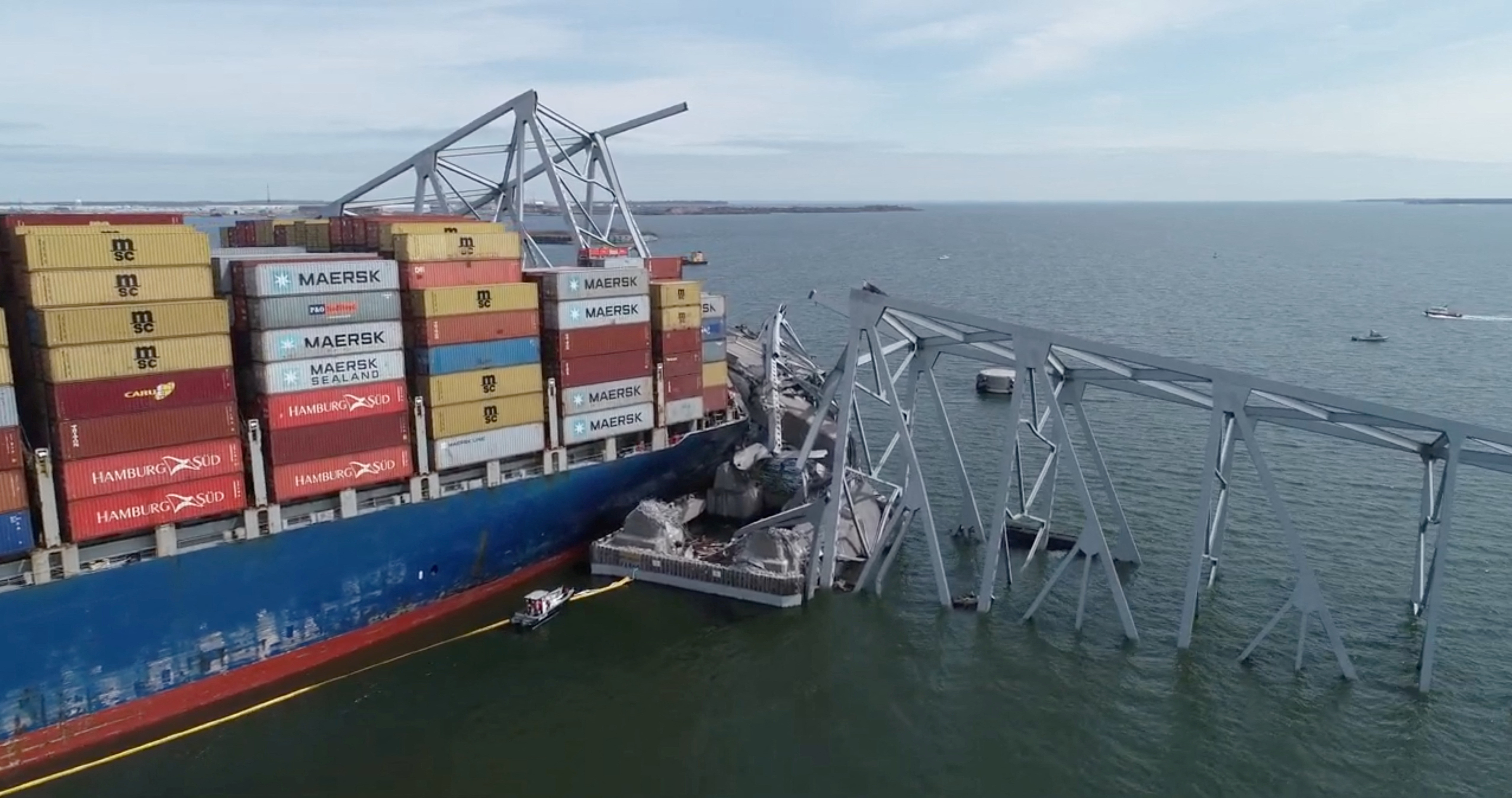 Cầu sắt dài 2,5km ở Mỹ thành đống sắt vụn sau tai nạn - 7