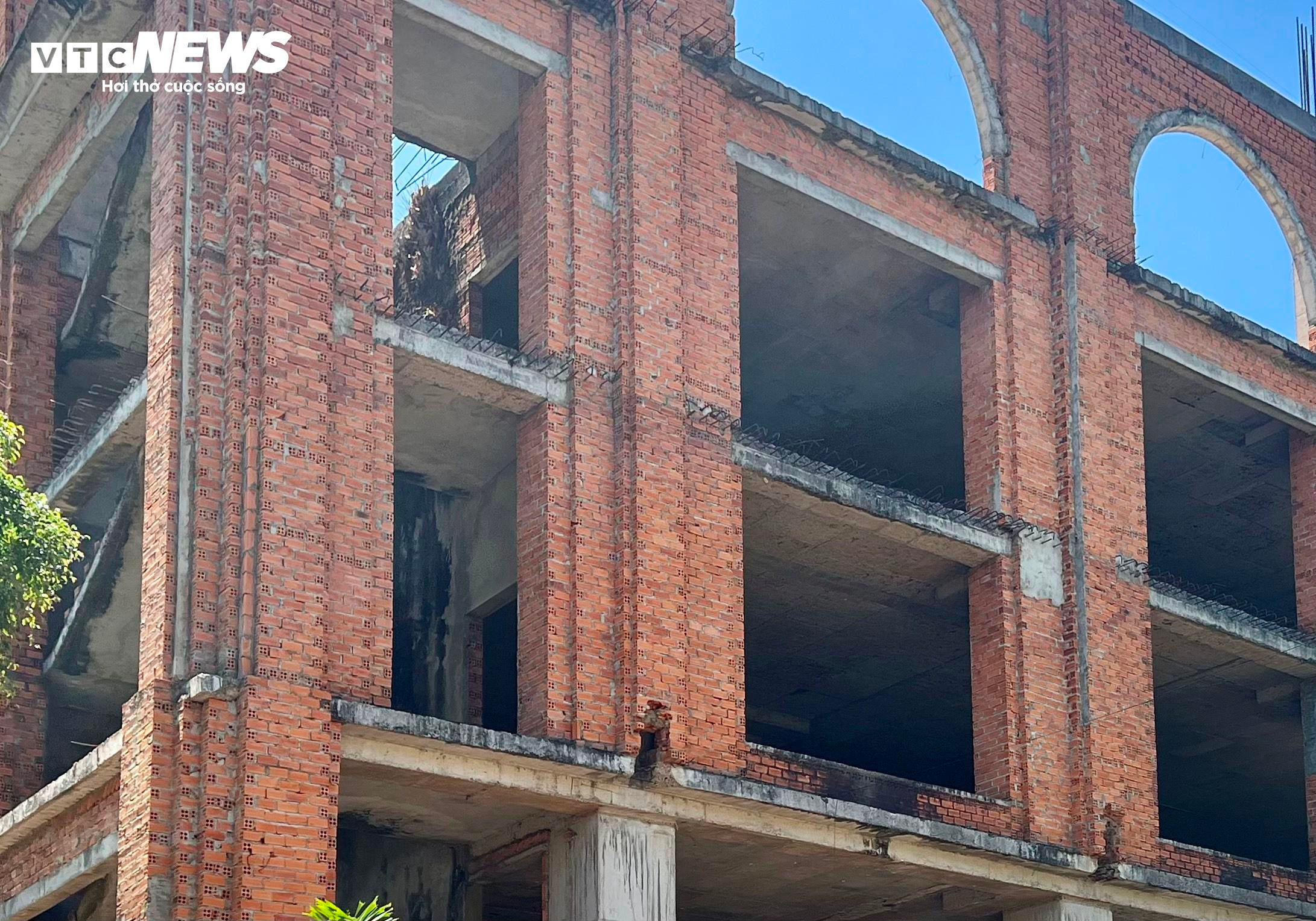 Cận cảnh dự án trăm tỷ 'ôm đất vàng' ở Đắk Lắk rồi bỏ hoang - 9