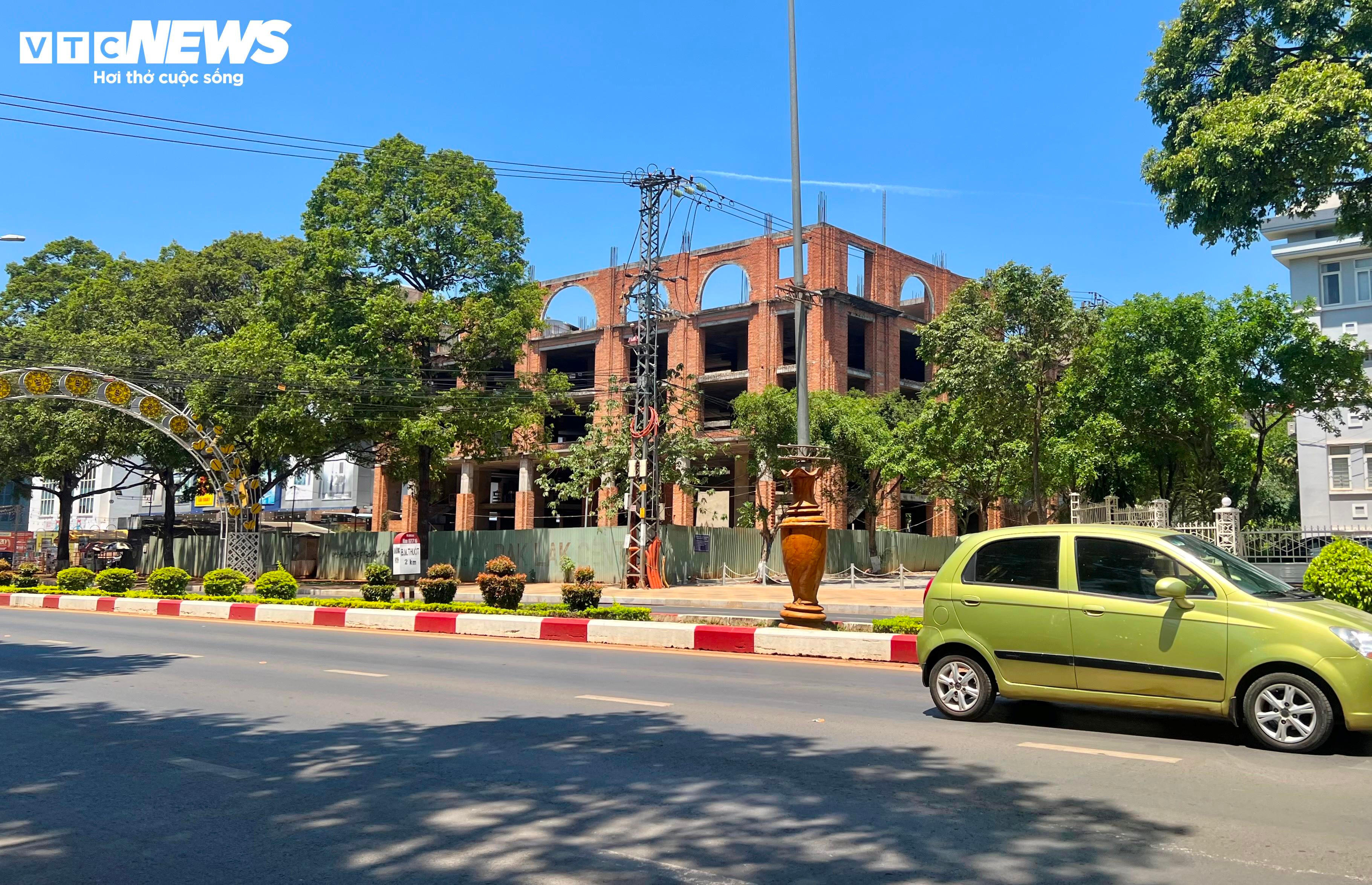 Cận cảnh dự án trăm tỷ 'ôm đất vàng' ở Đắk Lắk rồi bỏ hoang - 1