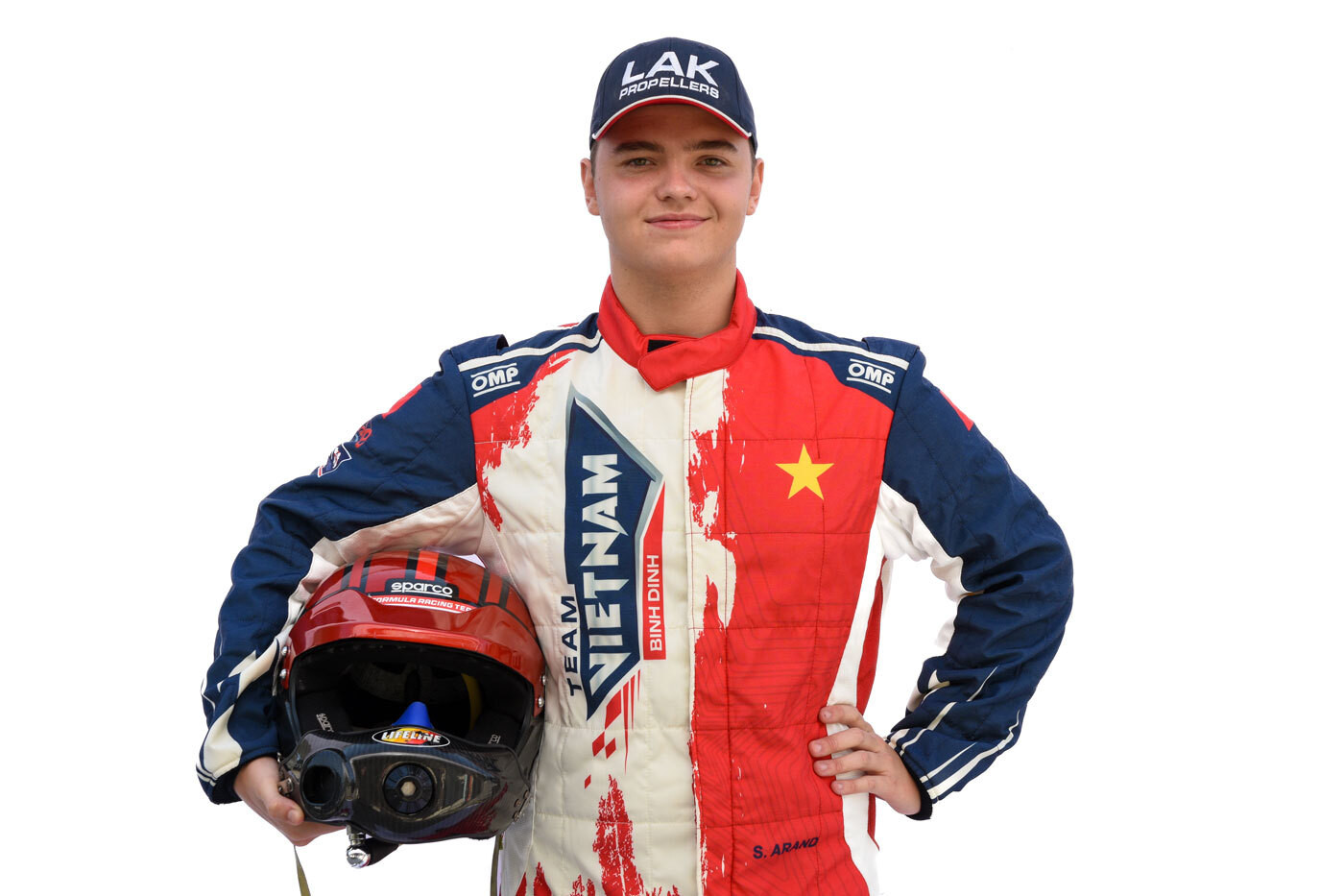 Đội Việt Nam cưỡi 'cỗ máy 18 tỷ' lướt sóng rượt đuổi đối thủ trên đầm Thị Nại - 18